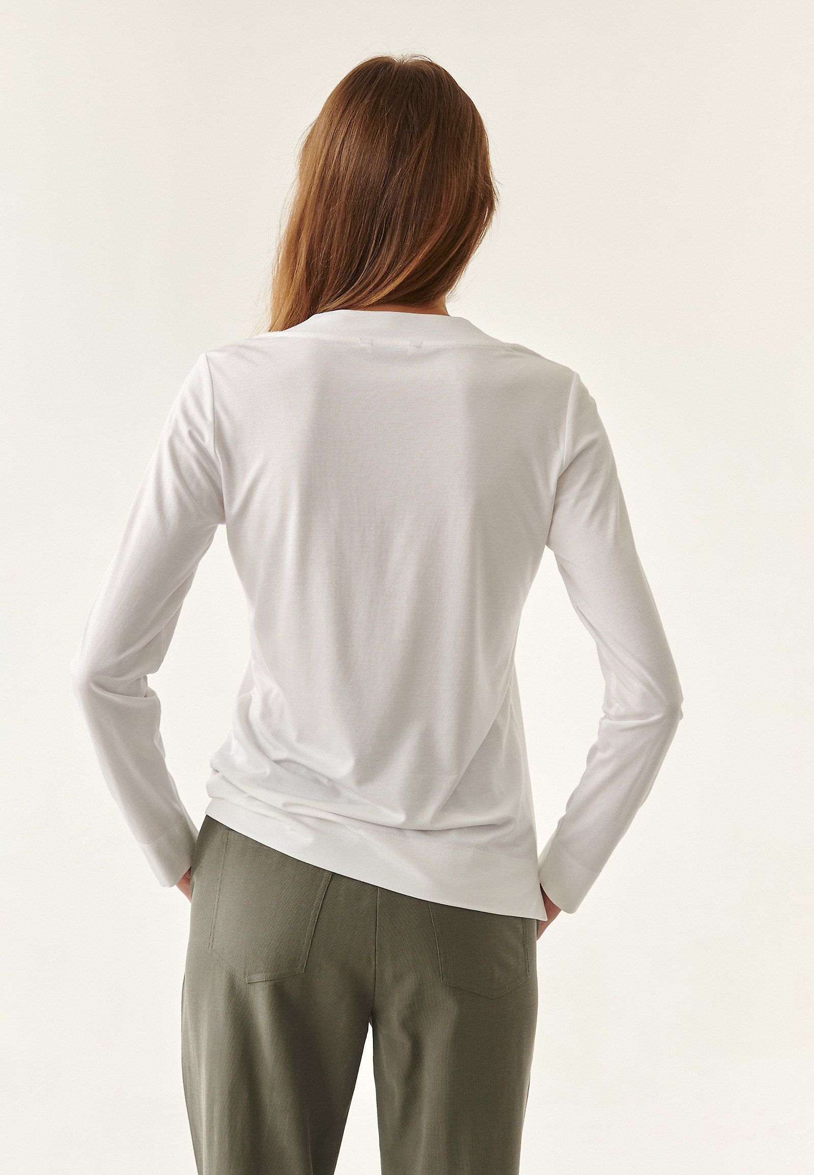 KLASYCZNA BLUZKA DZIANINOWA Z DŁUGIM RĘKAWEM JONKA KLASYCZNA BLUZKA DZIANINOWA Z DŁUGIM RĘKAWEM JONKA ECRU 85207