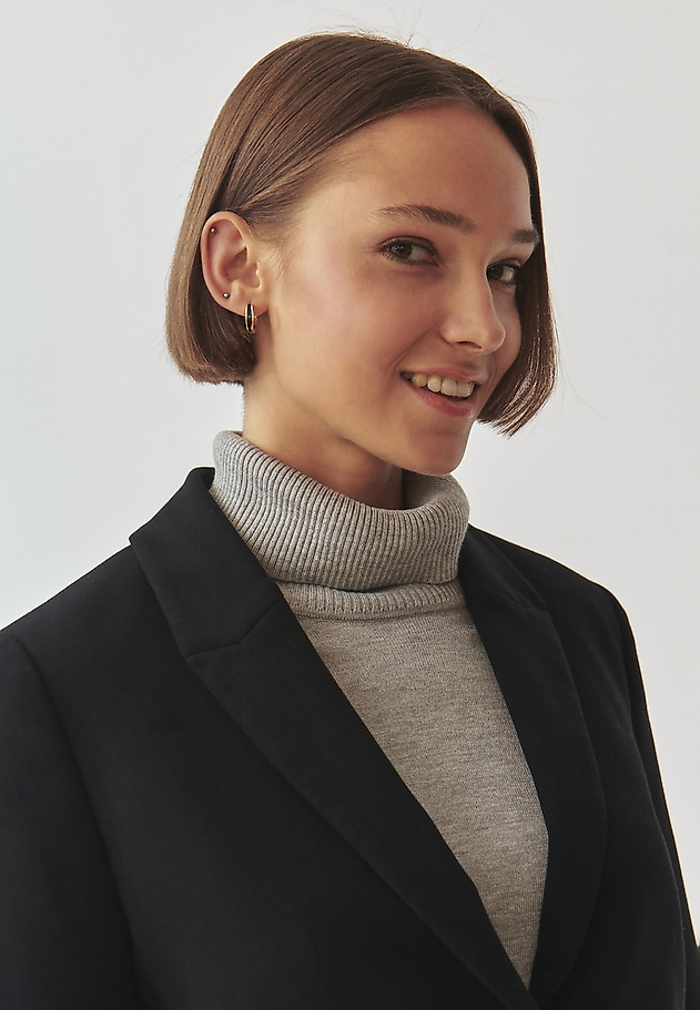 RÖVID ANYAG BLAZER MODERN KIALAKÍTÁSSAL - RENETA 1 RÖVID ANYAG BLAZER MODERN KIALAKÍTÁSSAL - RENETA 1 FEKETE 4