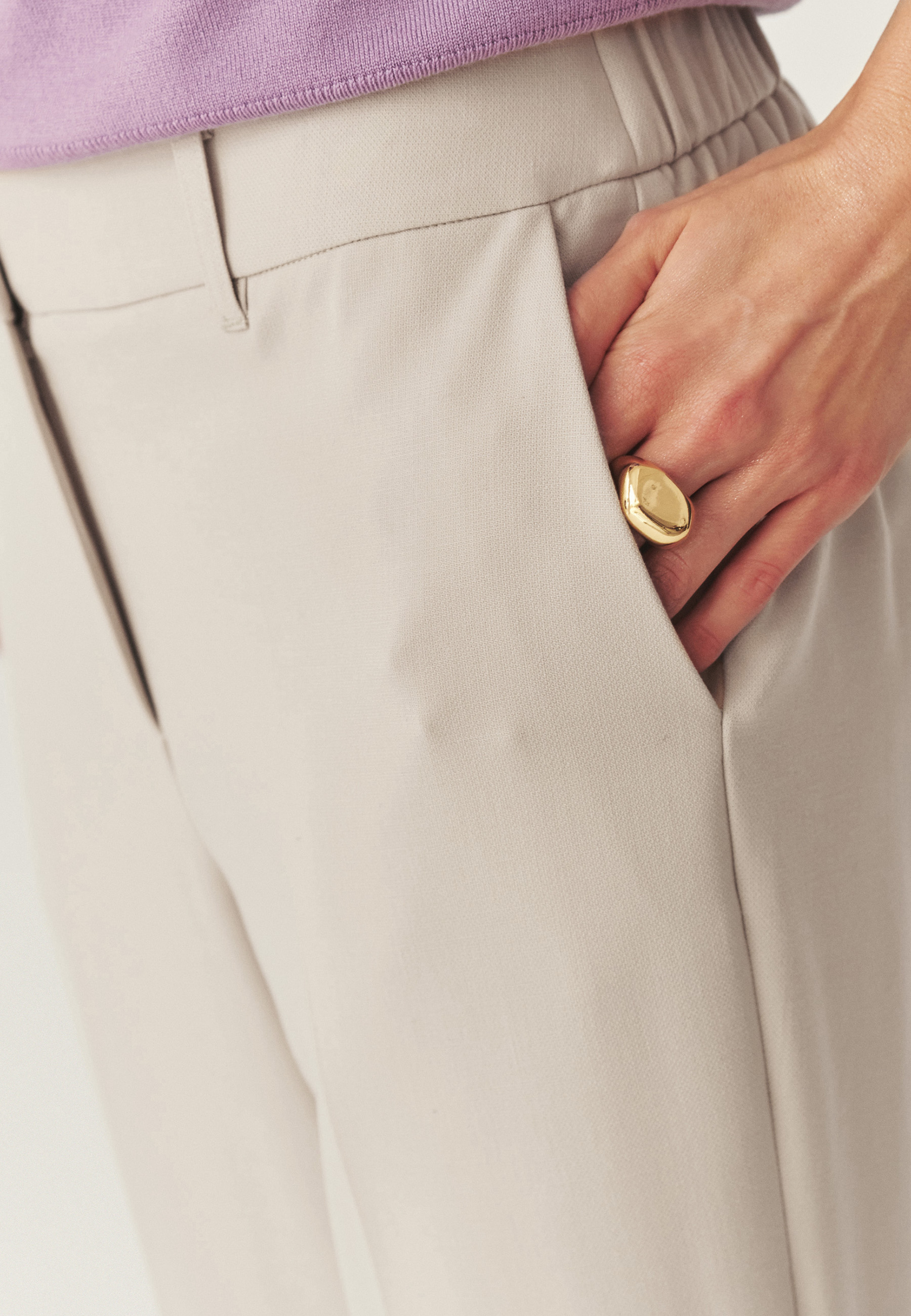 GARNITUROWE SPODNIE Z PROSTĄ NOGAWKĄ - KOLIA 7 BEŻOWY 2