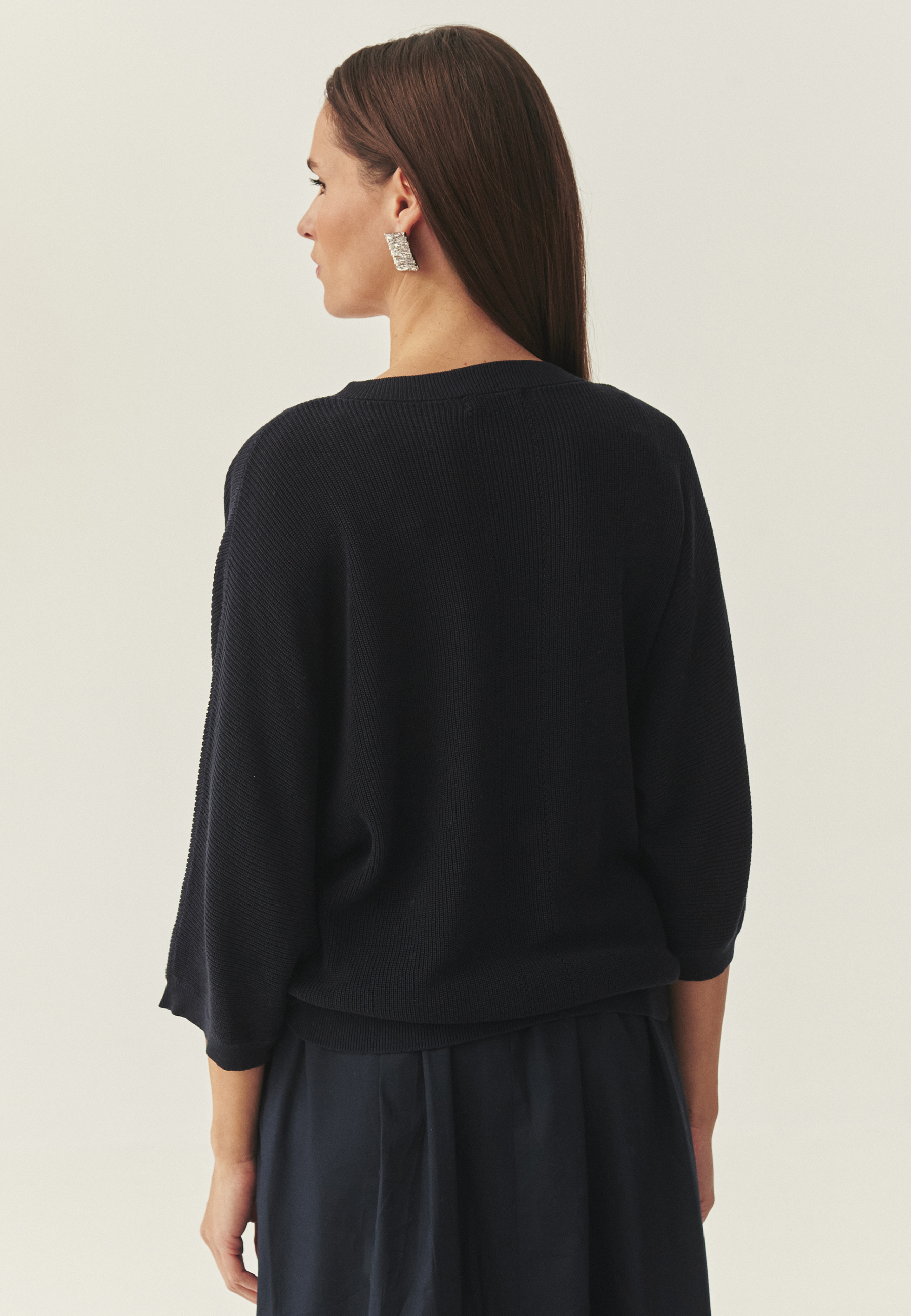 SWOBODNY SWETER - NEZARA