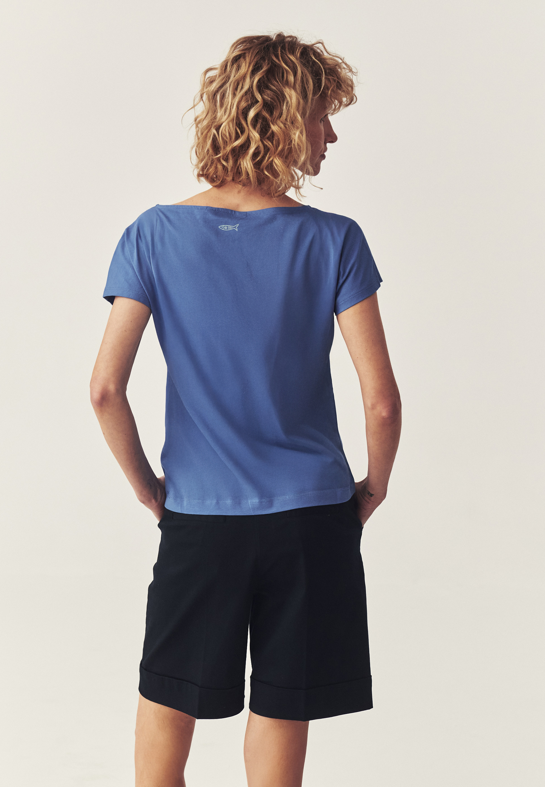 BAWEŁNIANY T-SHIRT Z NADRUKIEM - MANDENO 2 NIEBIESKI 2