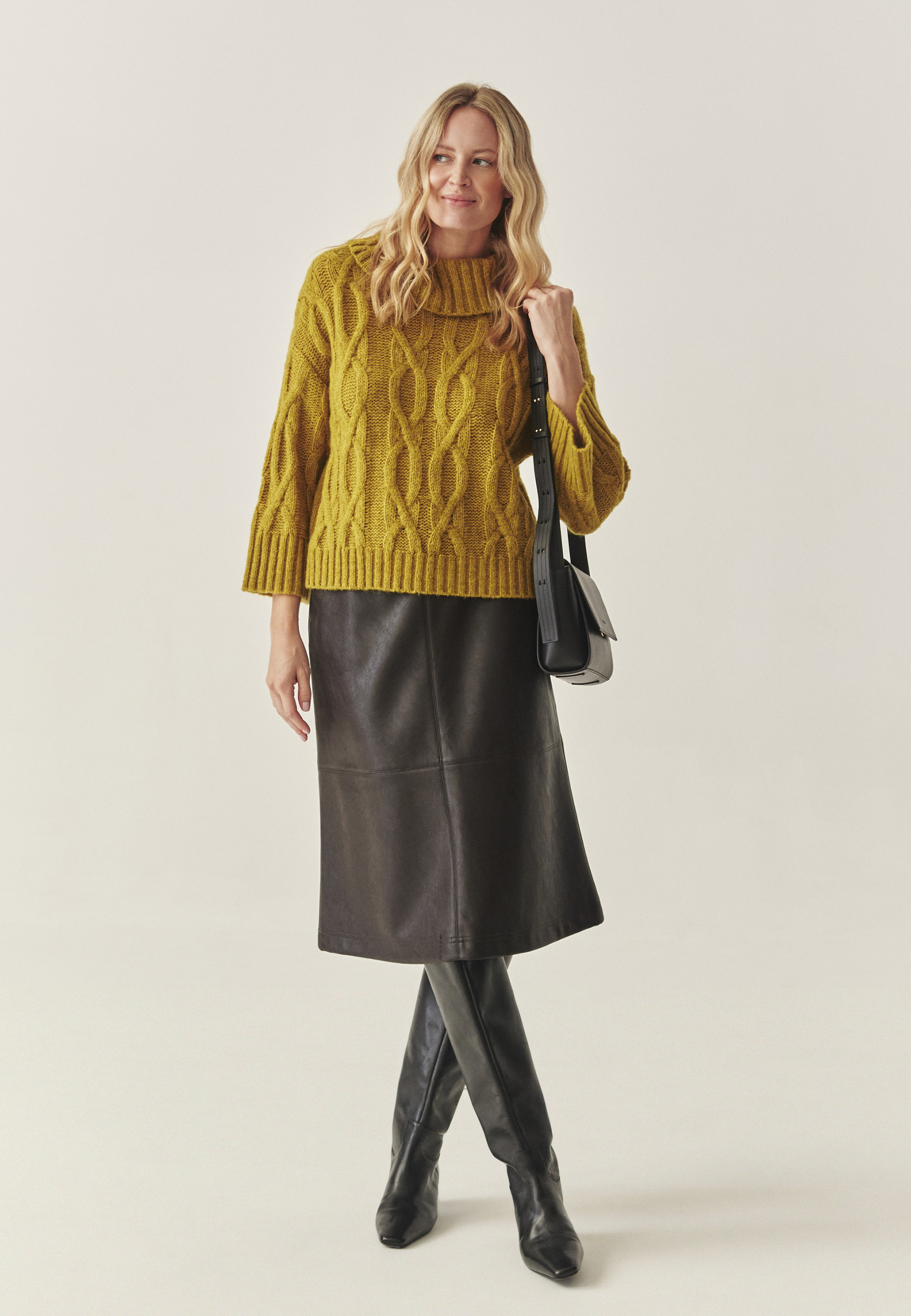 DÁMSKA KOŽENÁ TAŠKA - LENQA ČIERNA 2