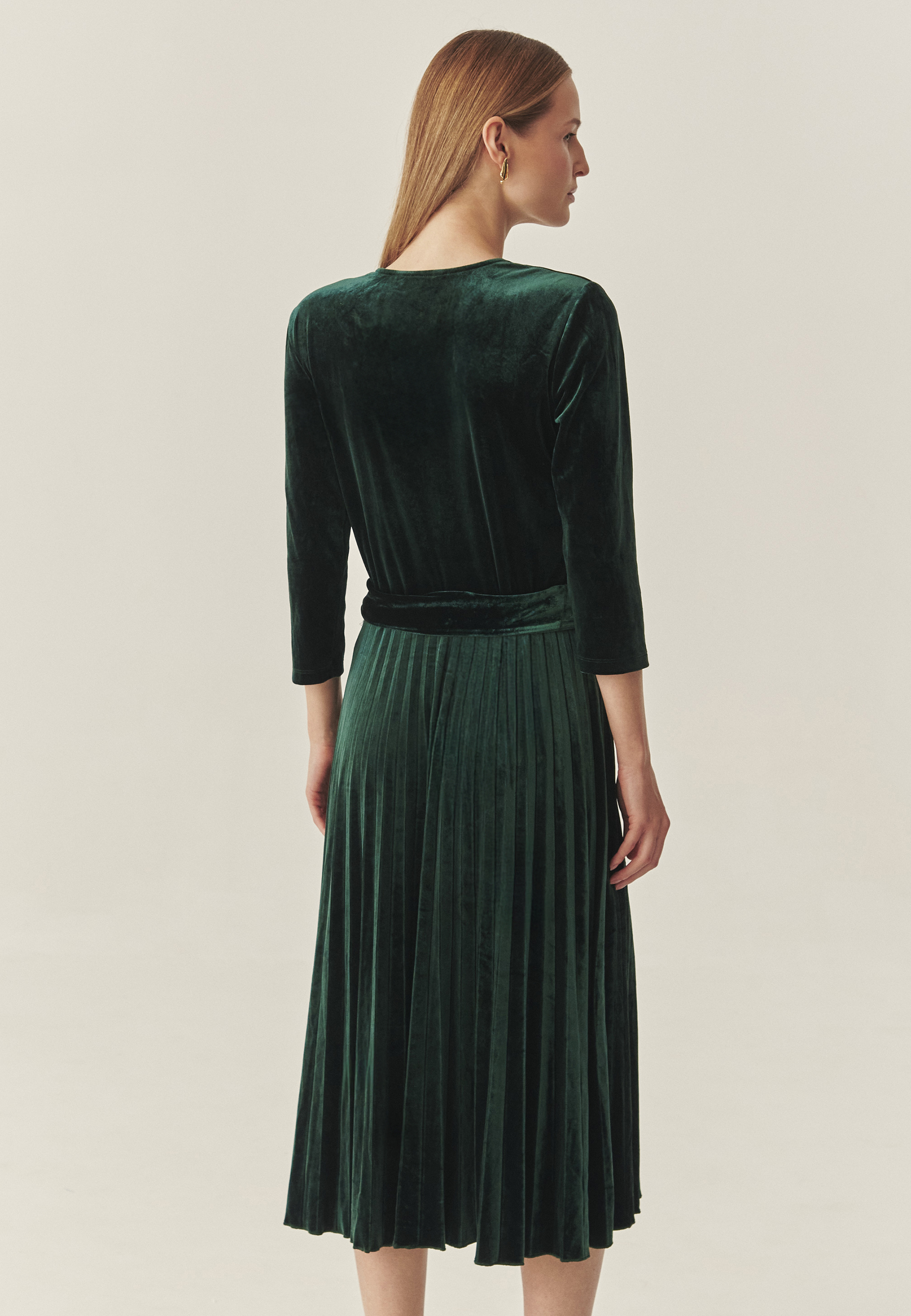 ROCHIE TRICOTATĂ, CU PARTEA INFERIOARĂ EVAZATĂ, CU PLISEURI — ANIKAMI VERDE 2