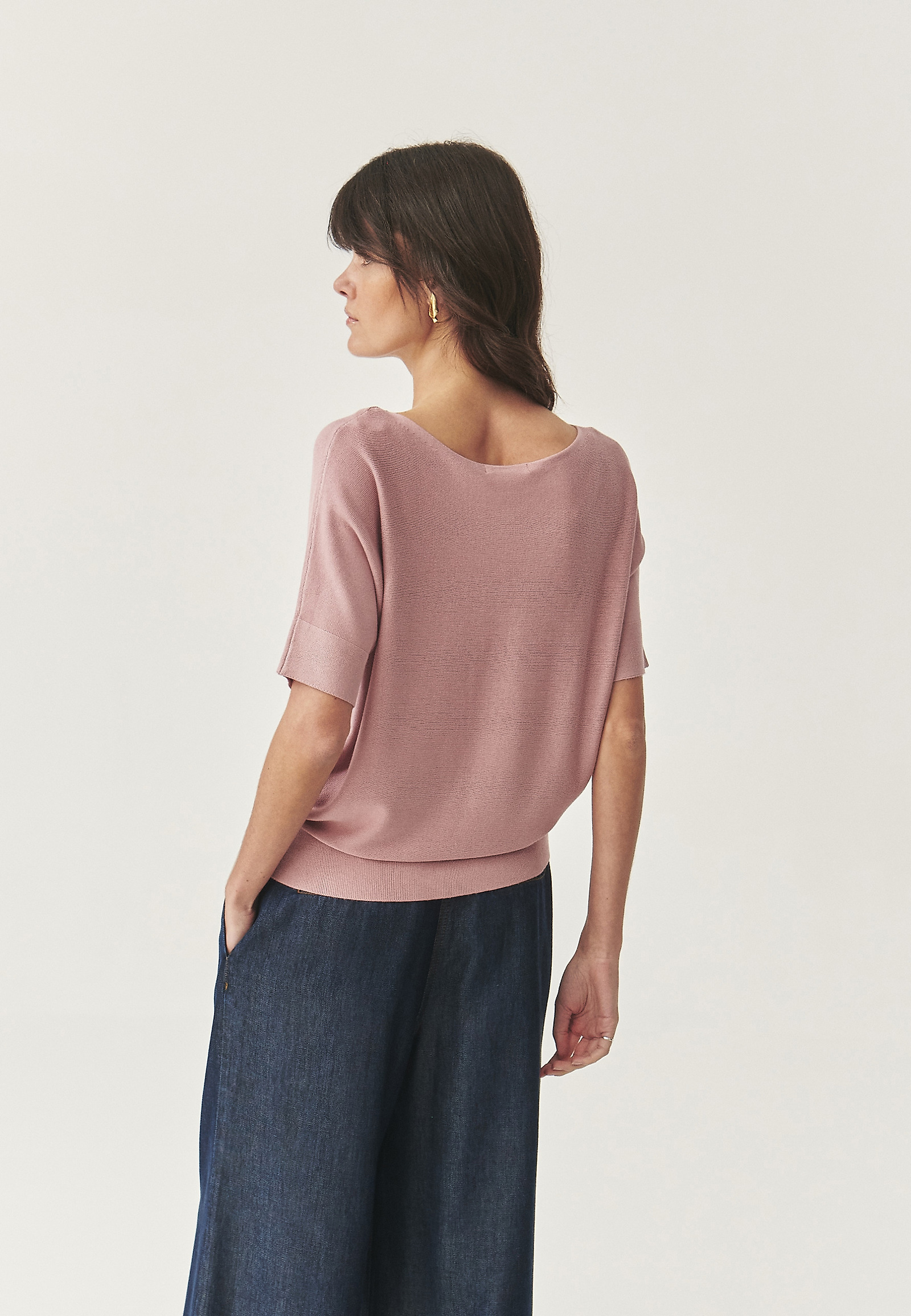 VISCOSE JUMPER IN A RELAXED FIT - SIMONIS VISCOSE JUMPER IN A RELAXED FIT - SIMONIS PINK 113039