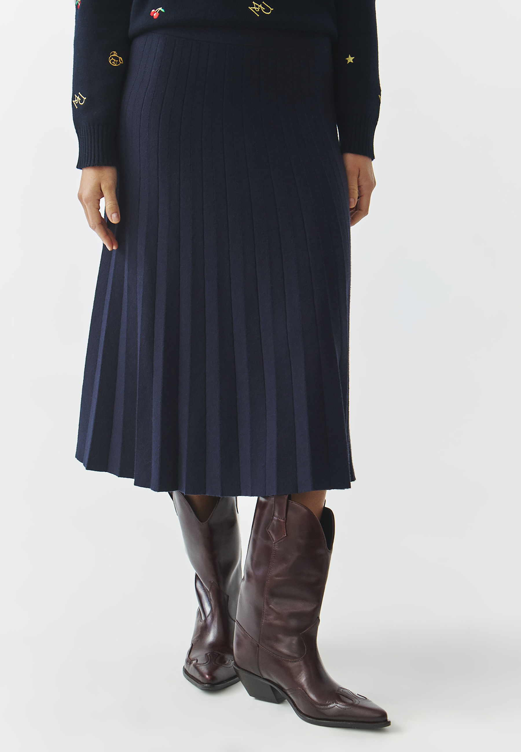 PLISOWANA SPÓDNICA Z SOLIDNEJ PRZĘDZY — WOTOLA GRANATOWY 2