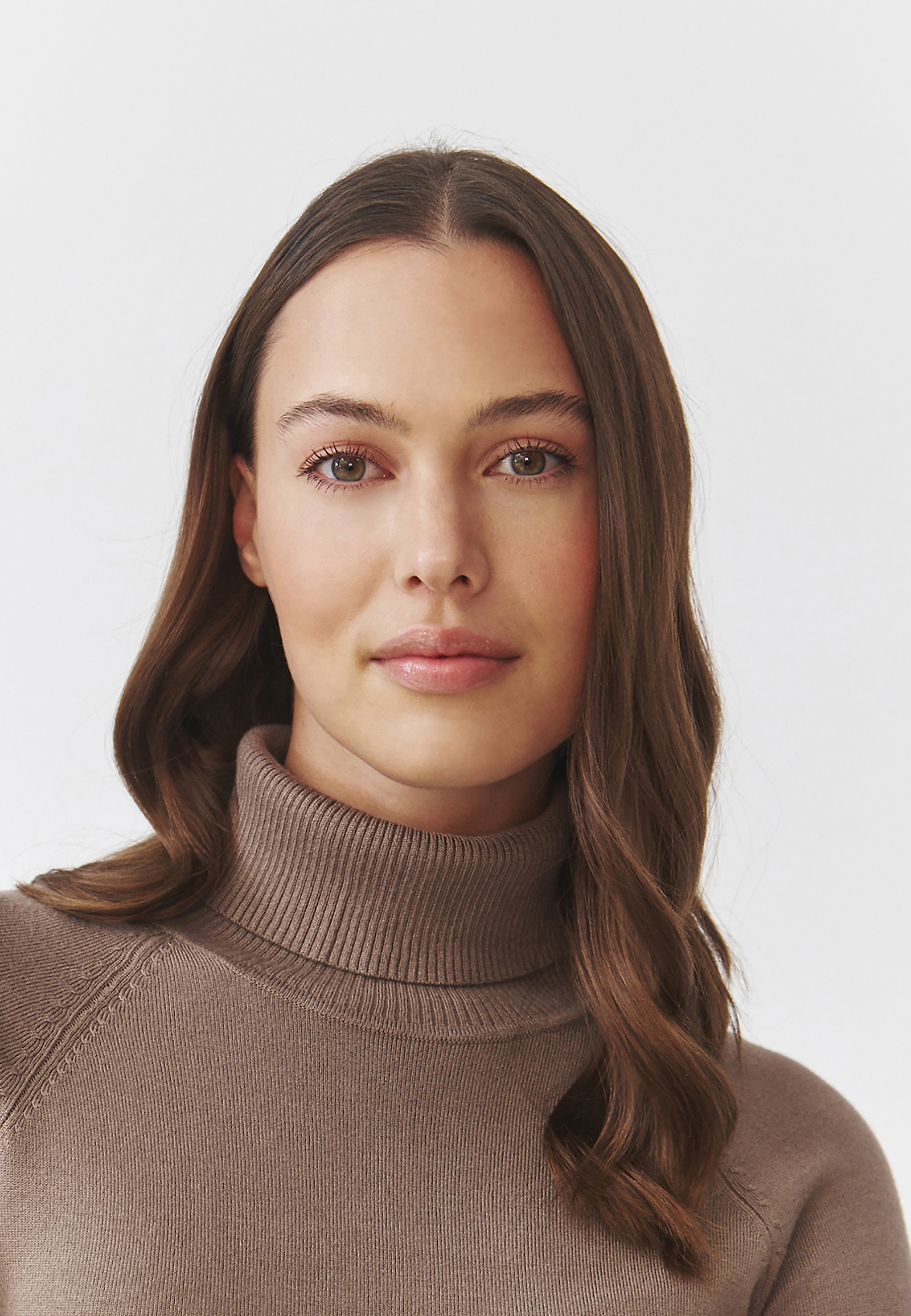 CLASSIC LADIES' TURTLENECK SWEATER - NEKOKI CLASSIC LADIES' TURTLENECK SWEATER - NEKOKI BEIGE 100586