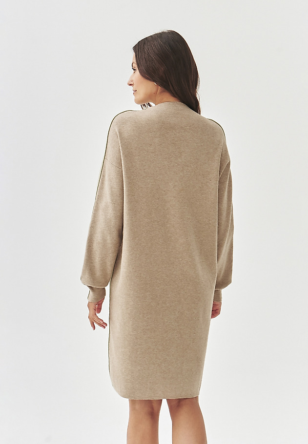 LOOSE-FITTING KNITTED DRESS WITH BOAT NECKLINE - CORA LOOSE-FITTING KNITTED DRESS WITH BOAT NECKLINE - CORA BEŻOWY 4