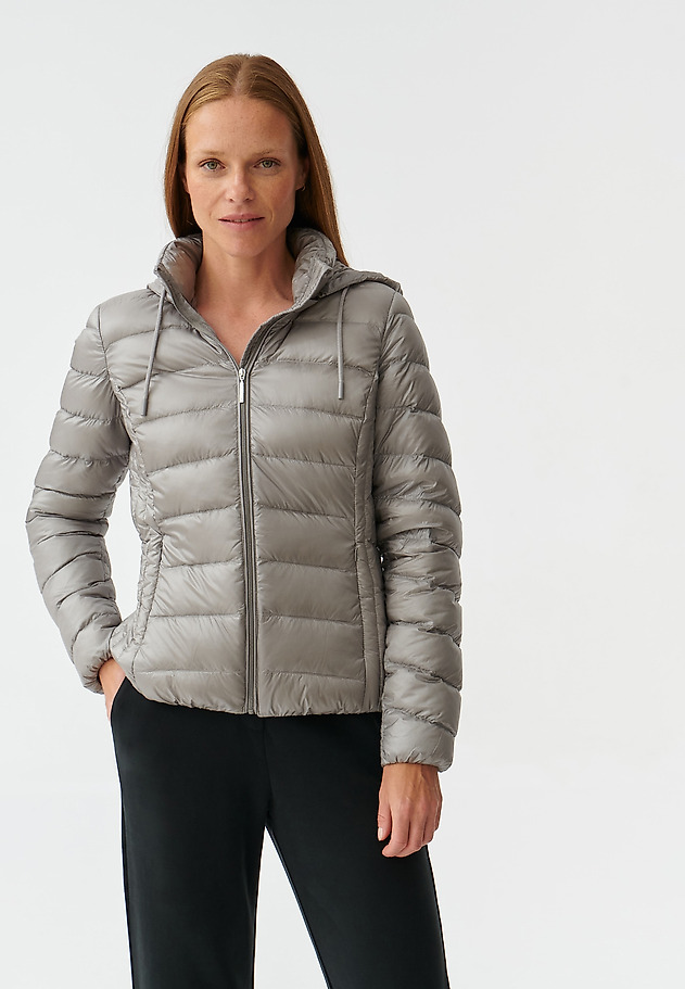 ŽENSKA LAHKA PUFFER JAKNA MARKANA ŽENSKA LAHKA PUFFER JAKNA MARKANA BEŽ 1