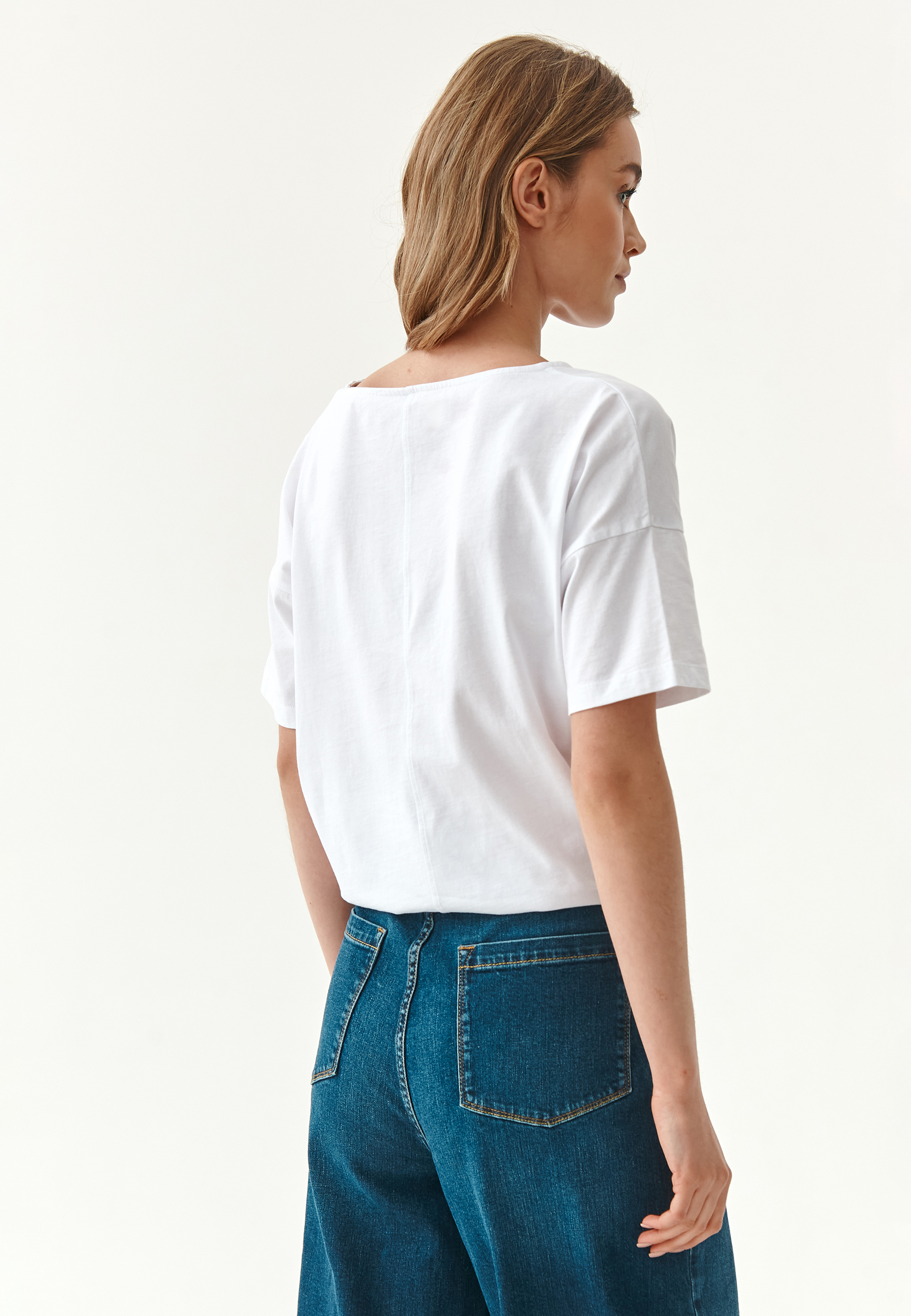 T-SHIRT DAMSKI NADRUKIEM GEOMETRYCZNYM MIZA 1 BIAŁY 2