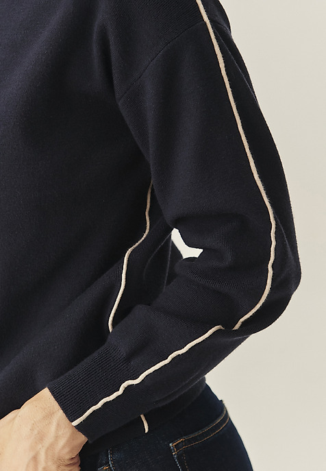LADIES' SWEATER WITH A BOAT NECKLINE AND DECORATIVE PIPING - CORALINE NAVY BLUE 2