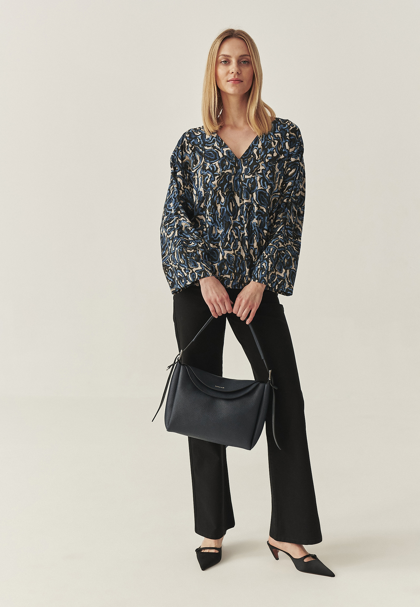 VISCOSE BLOUSE WITH ORIGINAL DESIGN - VIVIENNE 1 VISCOSE BLOUSE WITH ORIGINAL DESIGN - VIVIENNE 1 MULTICOLOR 114390