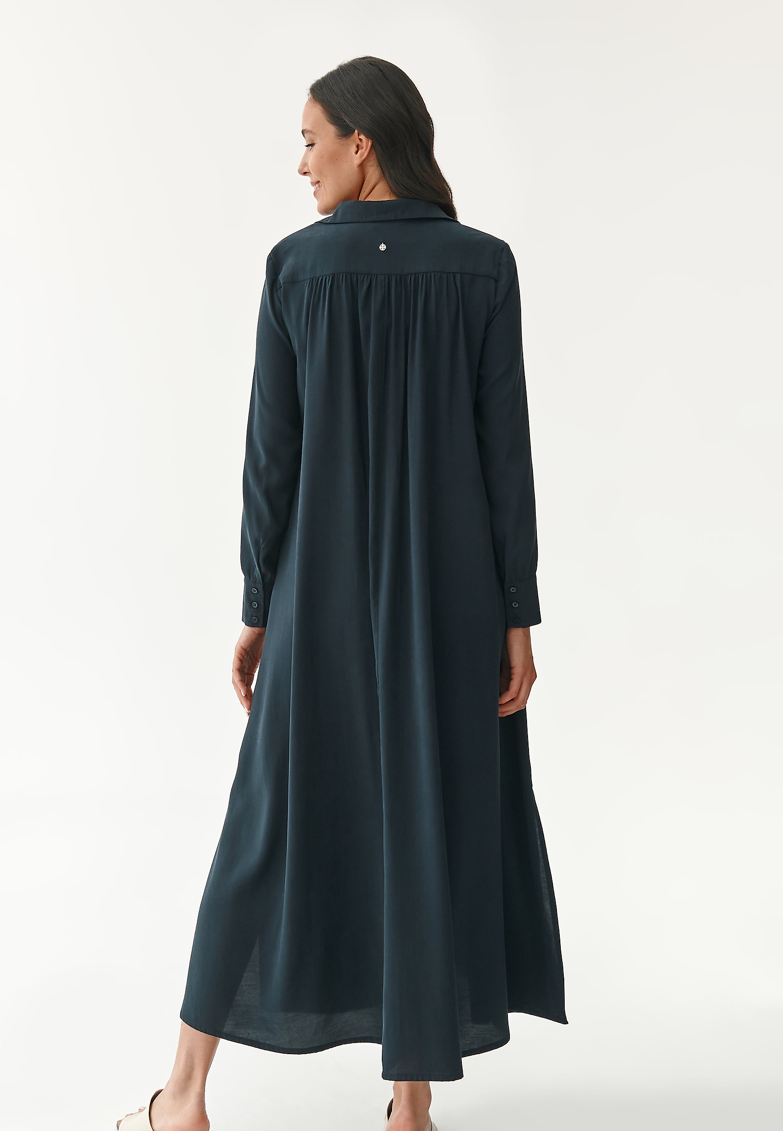 SUKIENKA DAMSKA MAXI W FORMIE SZMIZJERKI NATOLI SUKIENKA DAMSKA MAXI W FORMIE SZMIZJERKI NATOLI GRANATOWY 80666