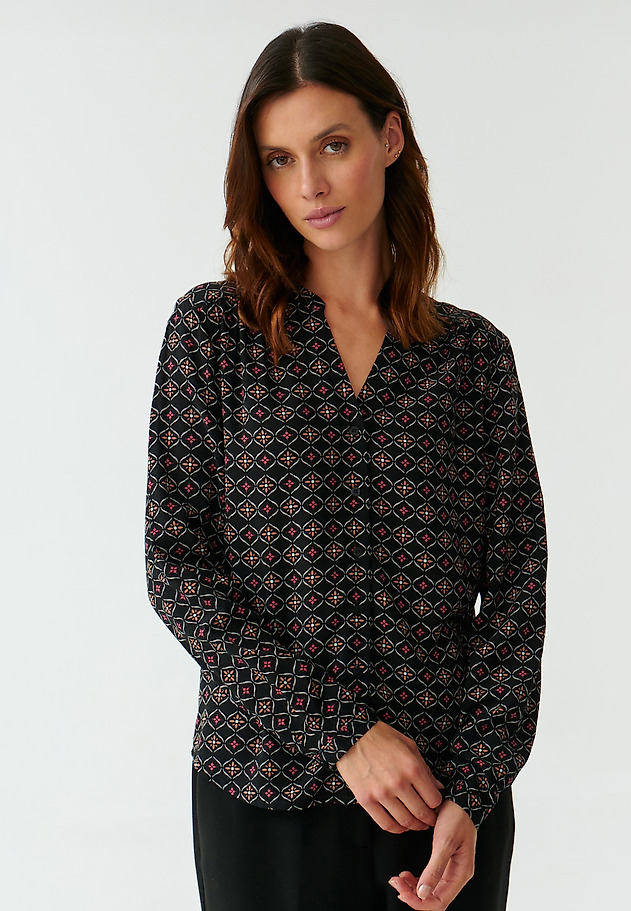 PATTERNED LADIES’ BLOUSE WITH A STAND-UP COLLAR KLERI PATTERNED LADIES’ BLOUSE WITH A STAND-UP COLLAR KLERI MULTIKOLOR 3