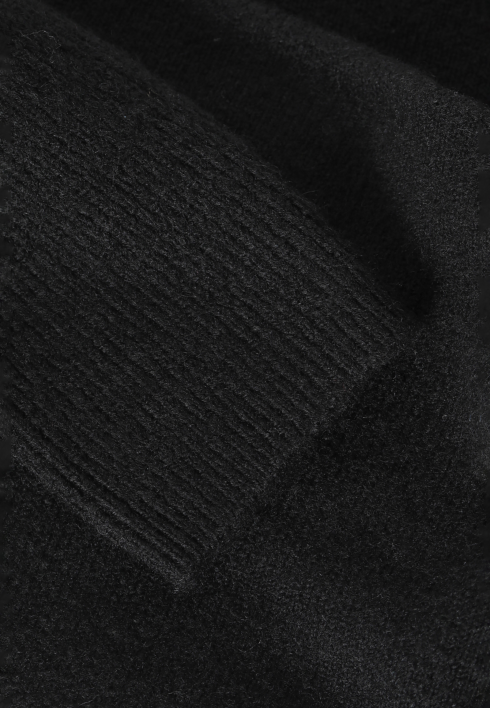 SWETER DAMSKI Z OZDOBNYM DEKOLTEM ATI SWETER DAMSKI Z OZDOBNYM DEKOLTEM ATI CZARNY 93923