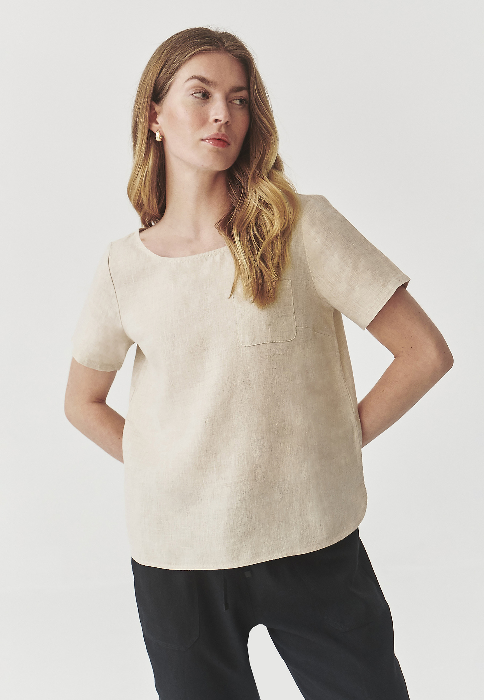 LANENA ŽENSKA BLUZA Z OKRASNIM ŽEPOM - LAWI LANENA ŽENSKA BLUZA Z OKRASNIM ŽEPOM - LAWI BEŽ 98226