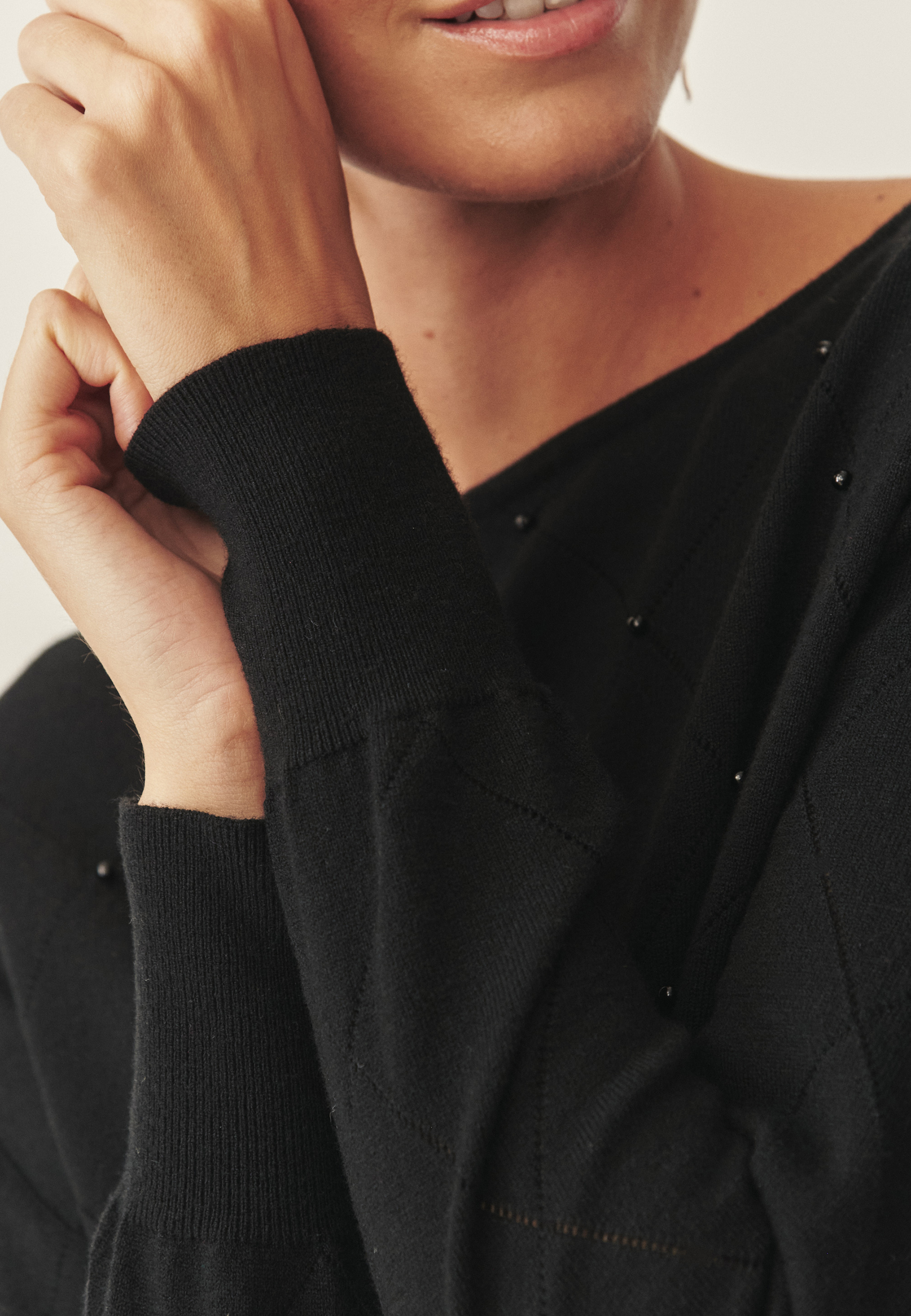 OKRASNA PULOVER S VISKOZO - AZAKI