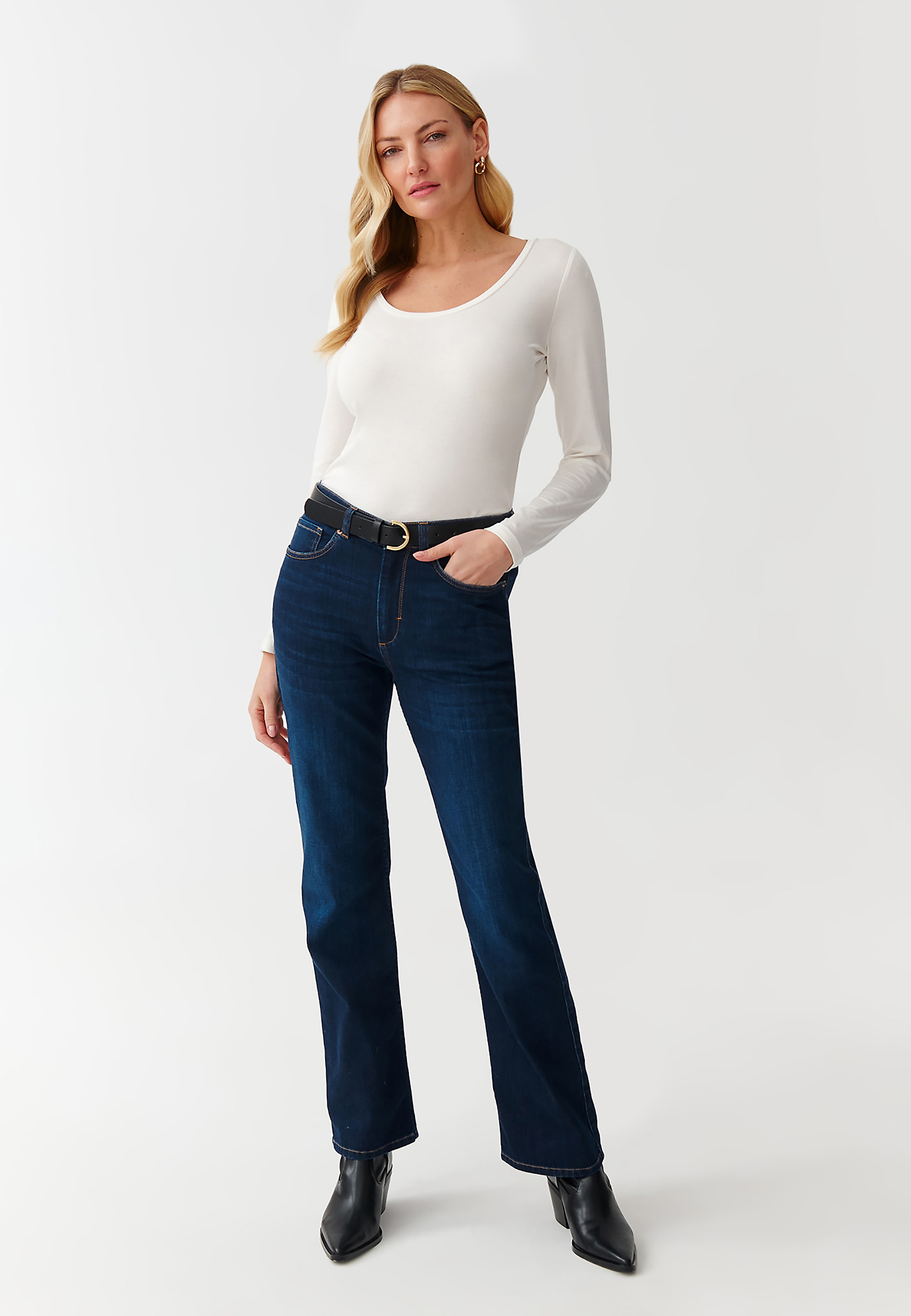 ŽENSKA BLUZA Z DOLGIMI ROKAVI - FILKA 1 ŽENSKA BLUZA Z DOLGIMI ROKAVI - FILKA 1 ECRU 94827