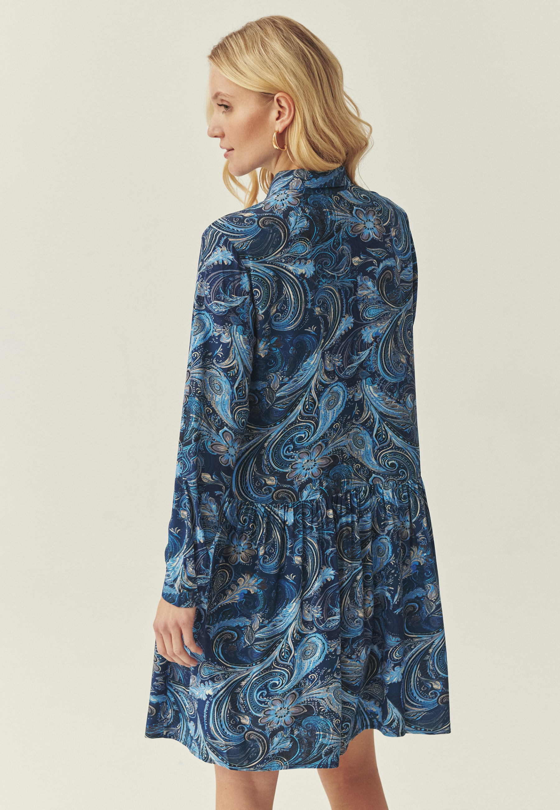 WZORZYSTA SUKIENKA Z WISKOZY LENZING™ ECOVERO™ - LOLITA