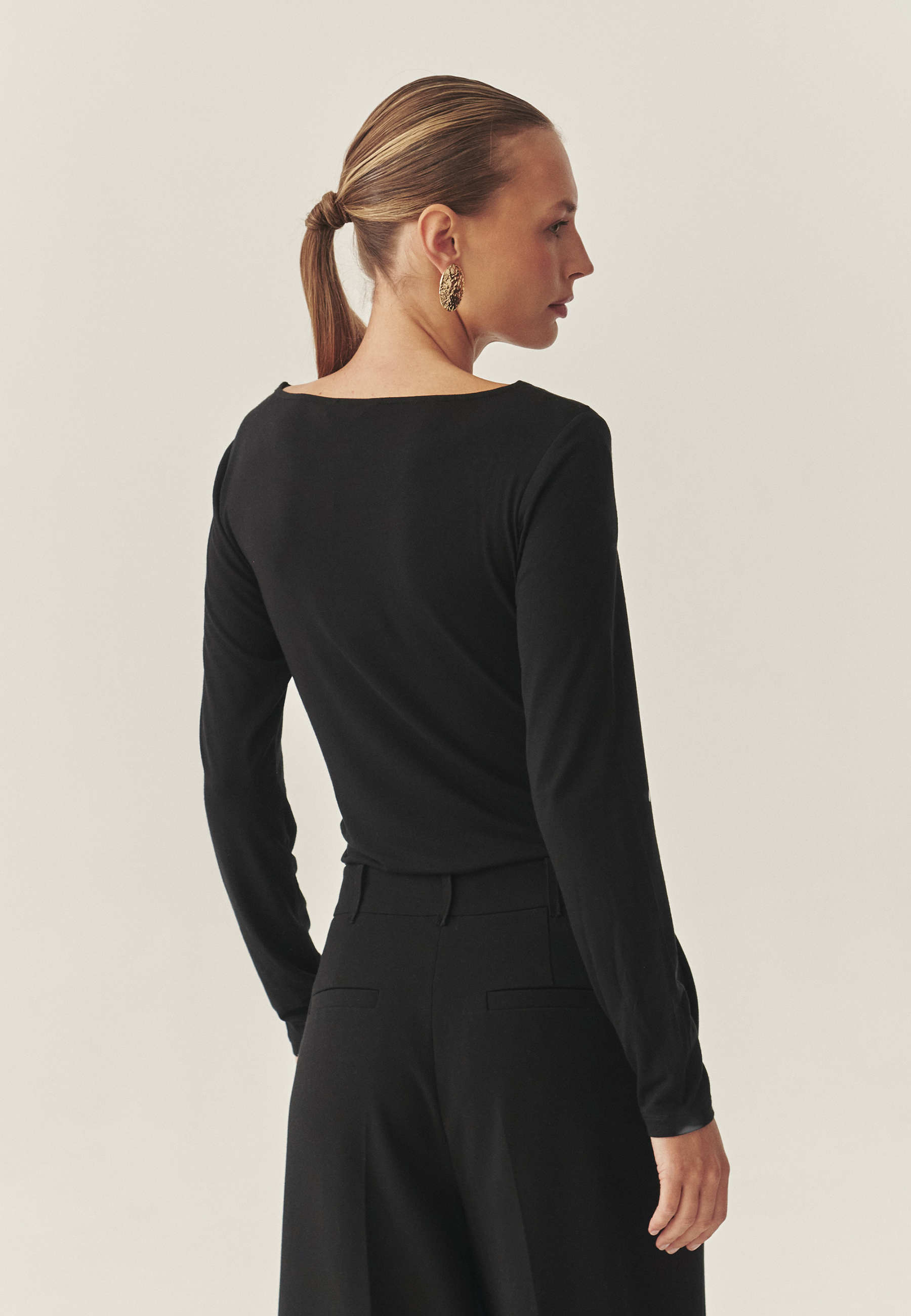 LADIES’ BLOUSE WITH DECORATIVE RUCHING - ZULA 1 BLACK 2