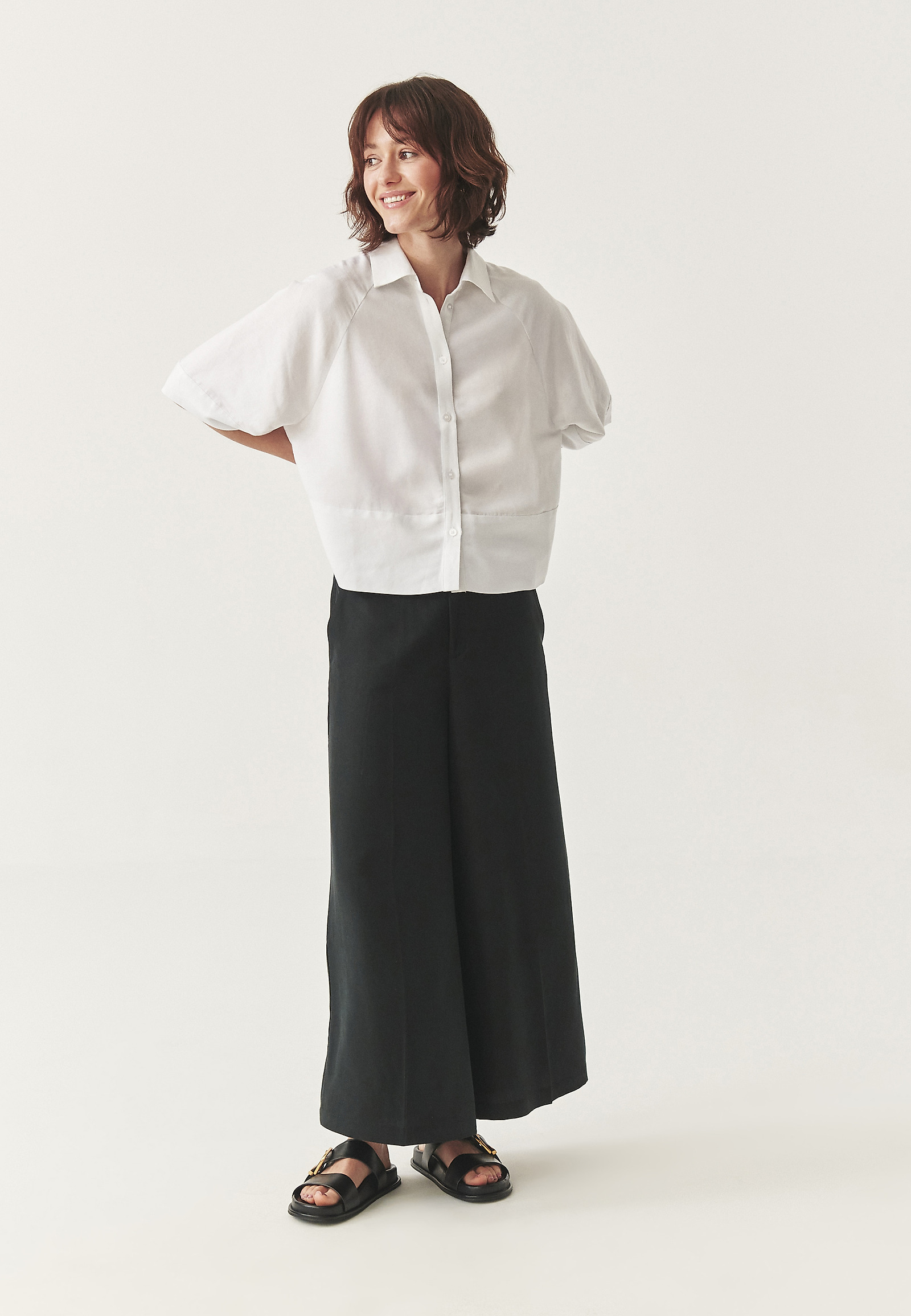 ELEGANTNÉ NOHAVICE SO ŠIROKÝM ROVNÝM STRIHOM - MASKANO ELEGANTNÉ NOHAVICE SO ŠIROKÝM ROVNÝM STRIHOM - MASKANO ČIERNA 112594