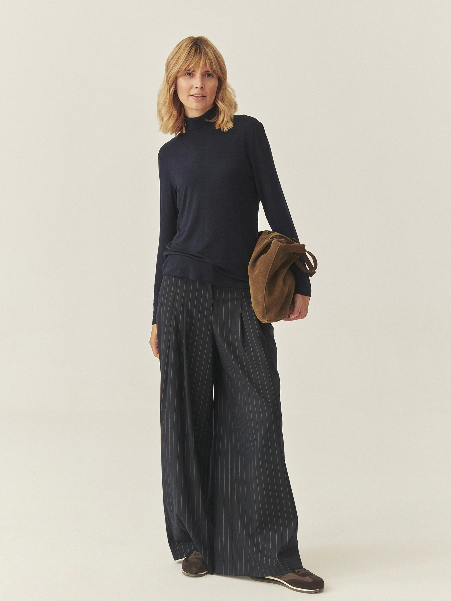 KLASIČNI POL-ROLNIK Z MEŠANICO VOLNE - BROADWAY TEMNO MODRA 2