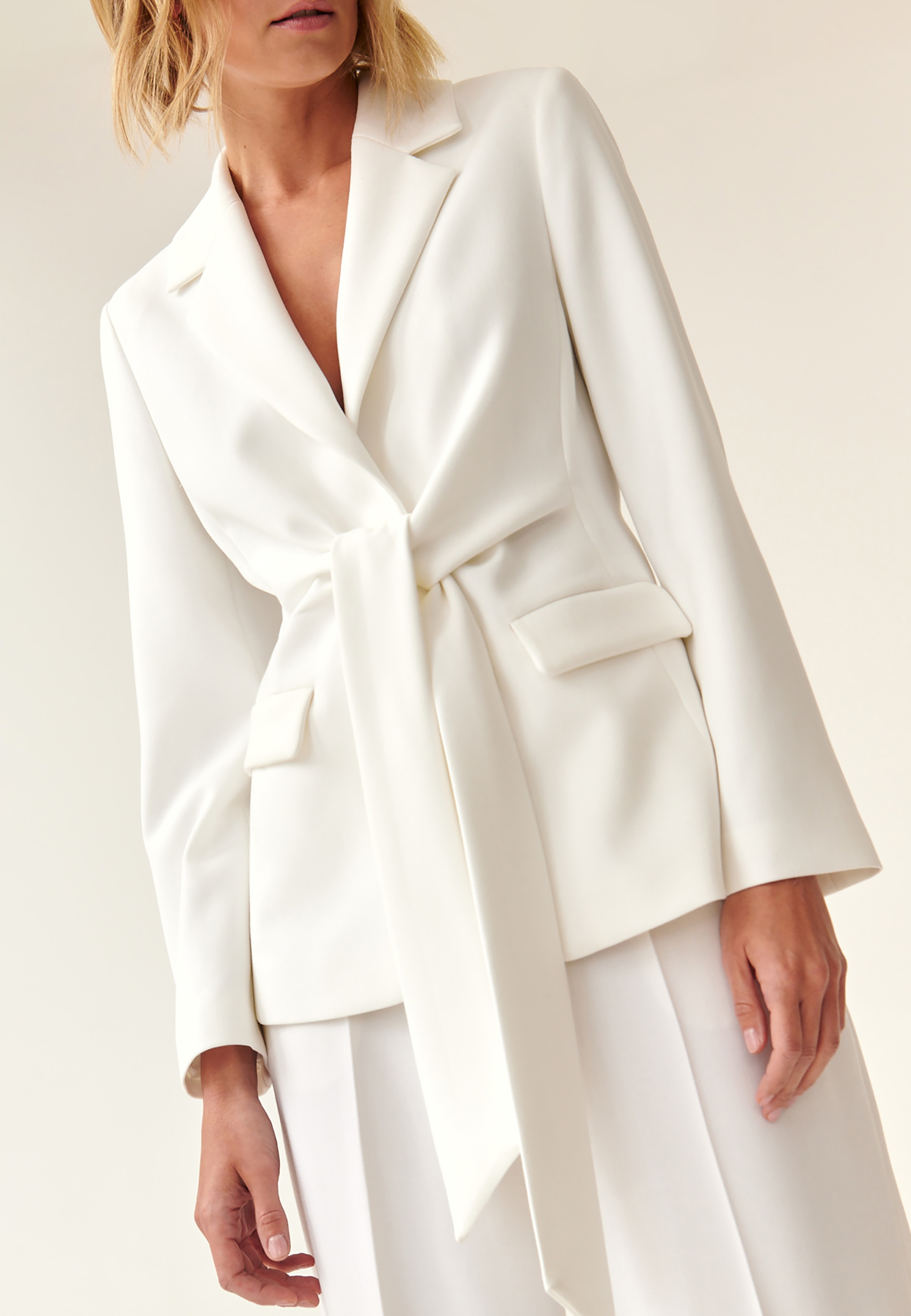 DÁMSKÉ SAKO S OZDOBNÝM VÁZANÍM KOALO ECRU 2