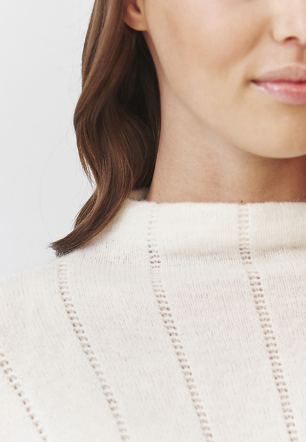 LADIES' OVERSIZED TURTLENECK JUMPER — PEARL LADIES' OVERSIZED TURTLENECK JUMPER — PEARL ECRU 6