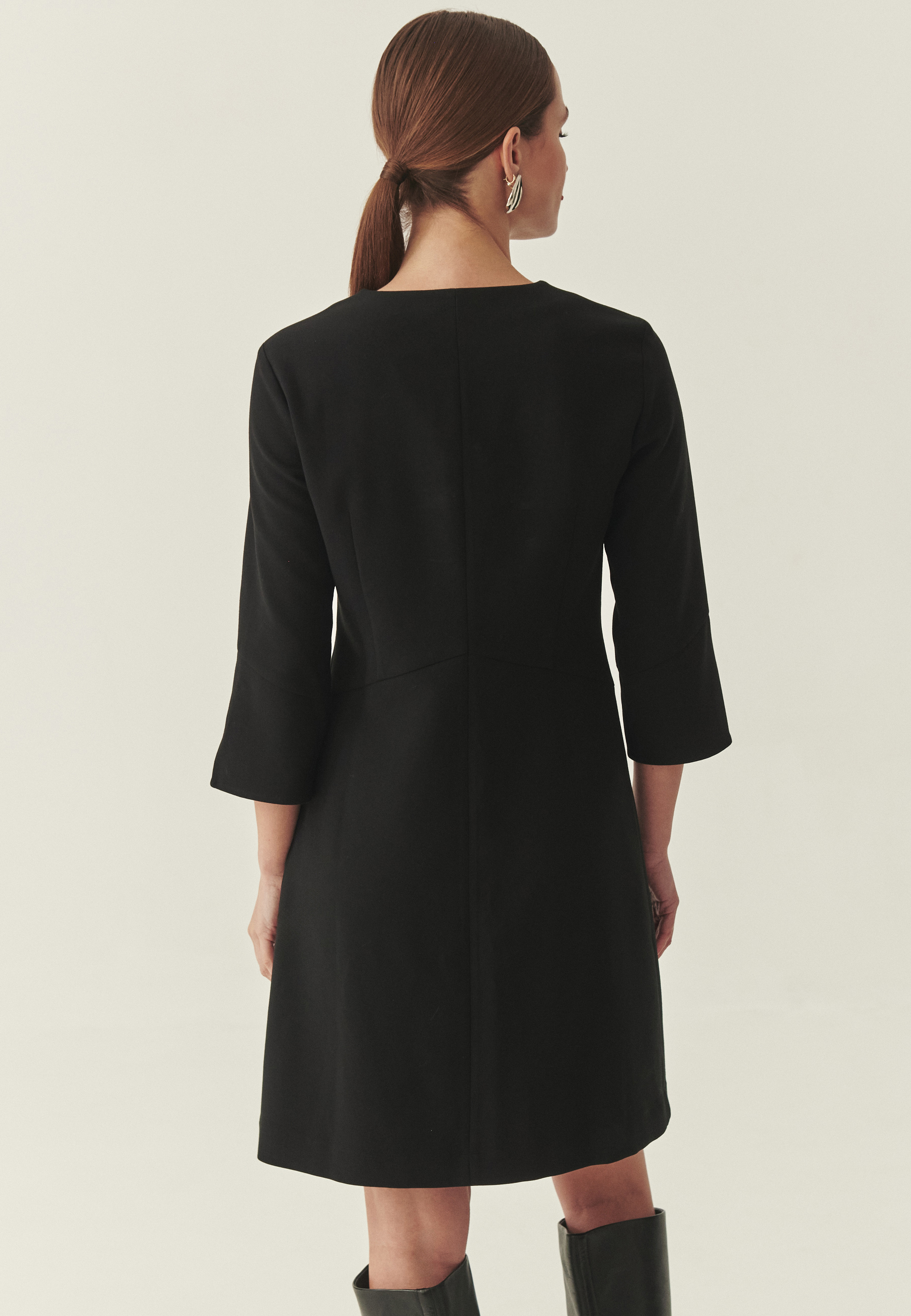 dámské úpletové šaty IVIKI ČERNÁ 2