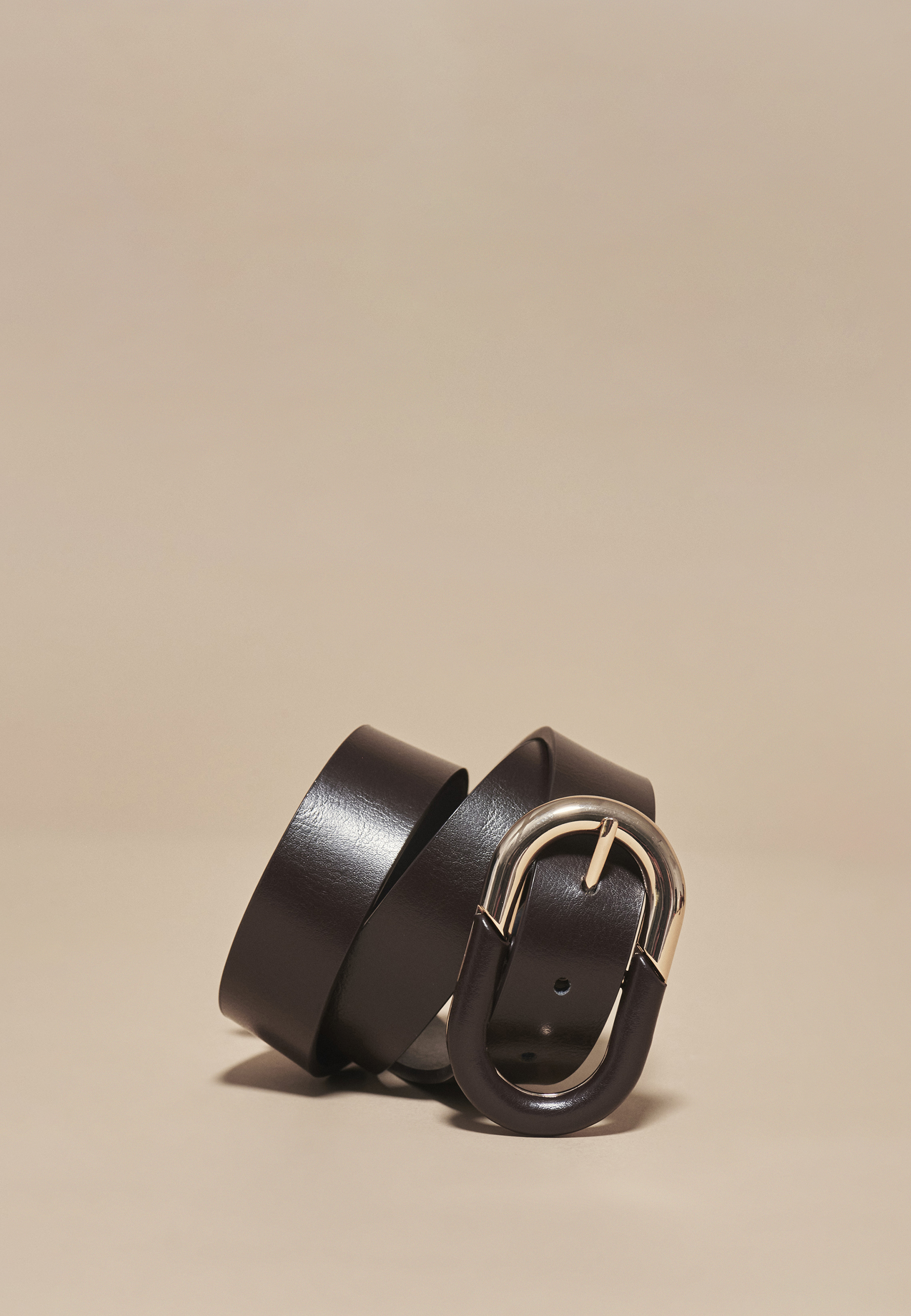 CUREA DIN PIEL CU O BUCLĂ FINĂ - HELENE