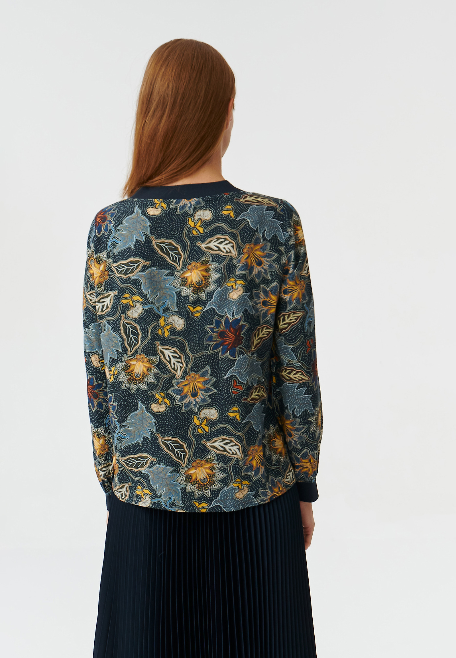 LADIES’ PATTERNED BLOUSE WITH V-SHAPE NECKLINE WIKAMI LADIES’ PATTERNED BLOUSE WITH V-SHAPE NECKLINE WIKAMI MULTICOLOR 90884