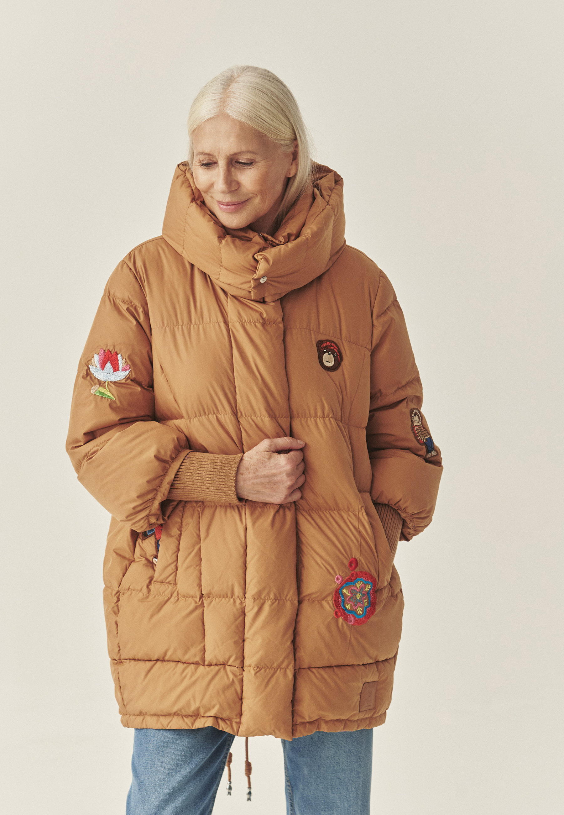 PUCHOWA KURTKA Z MISIEM USZATKIEM - KREZI BEŻOWY 2