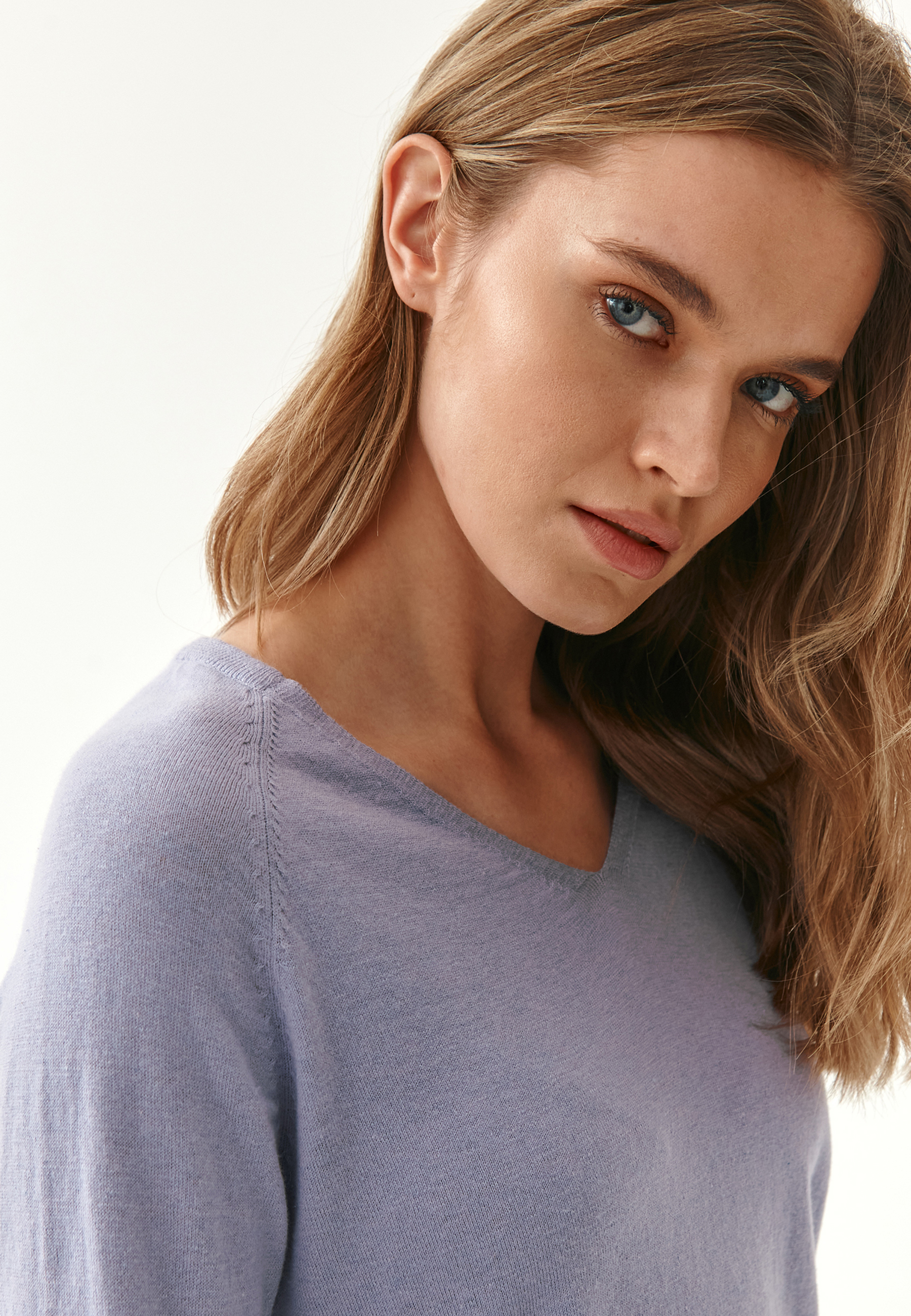 DÁMSKÝ VOLNÝ SVETR BASKO