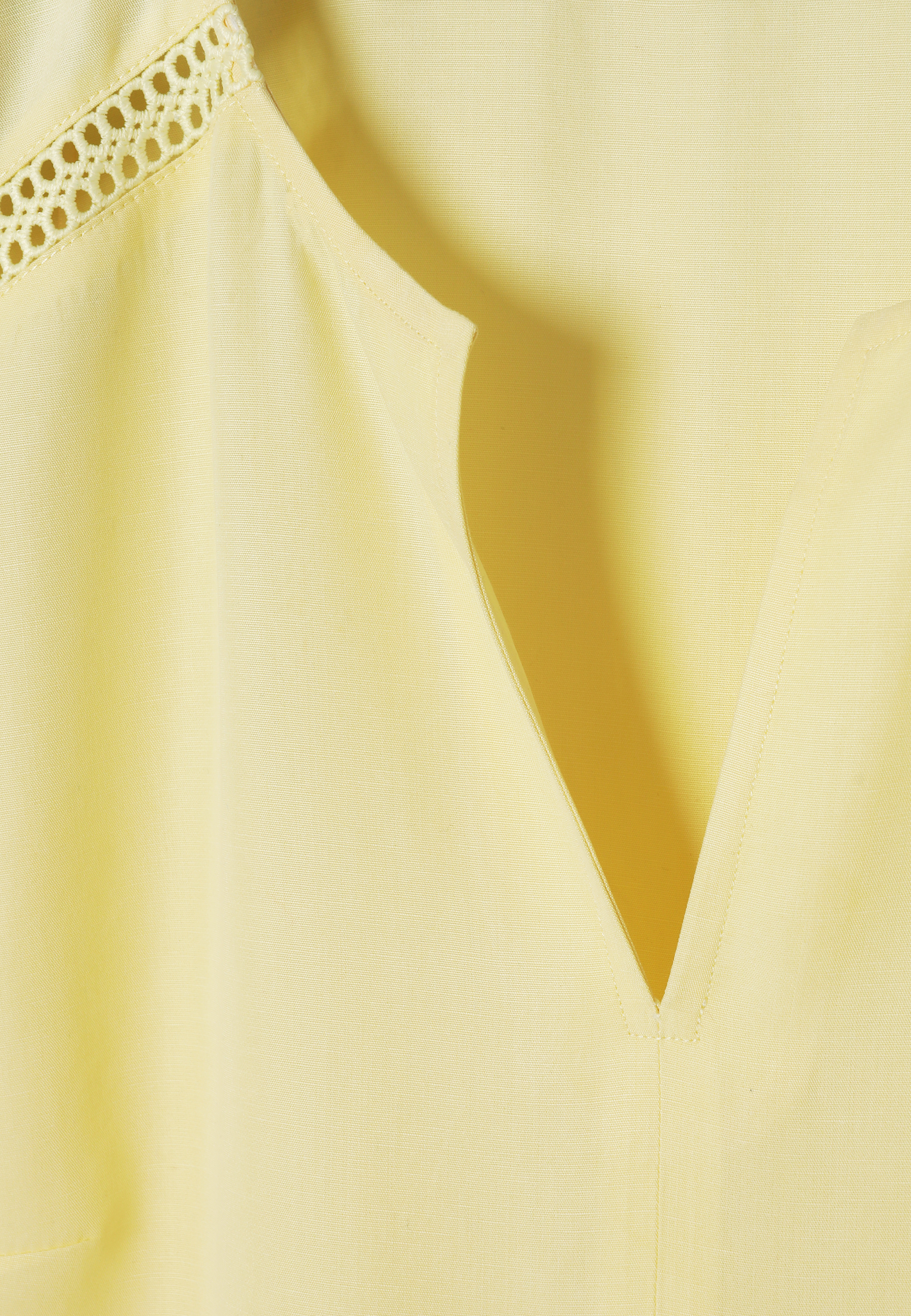 KRÉMOVÉ ŠATY S ĽANOM – BUSSA