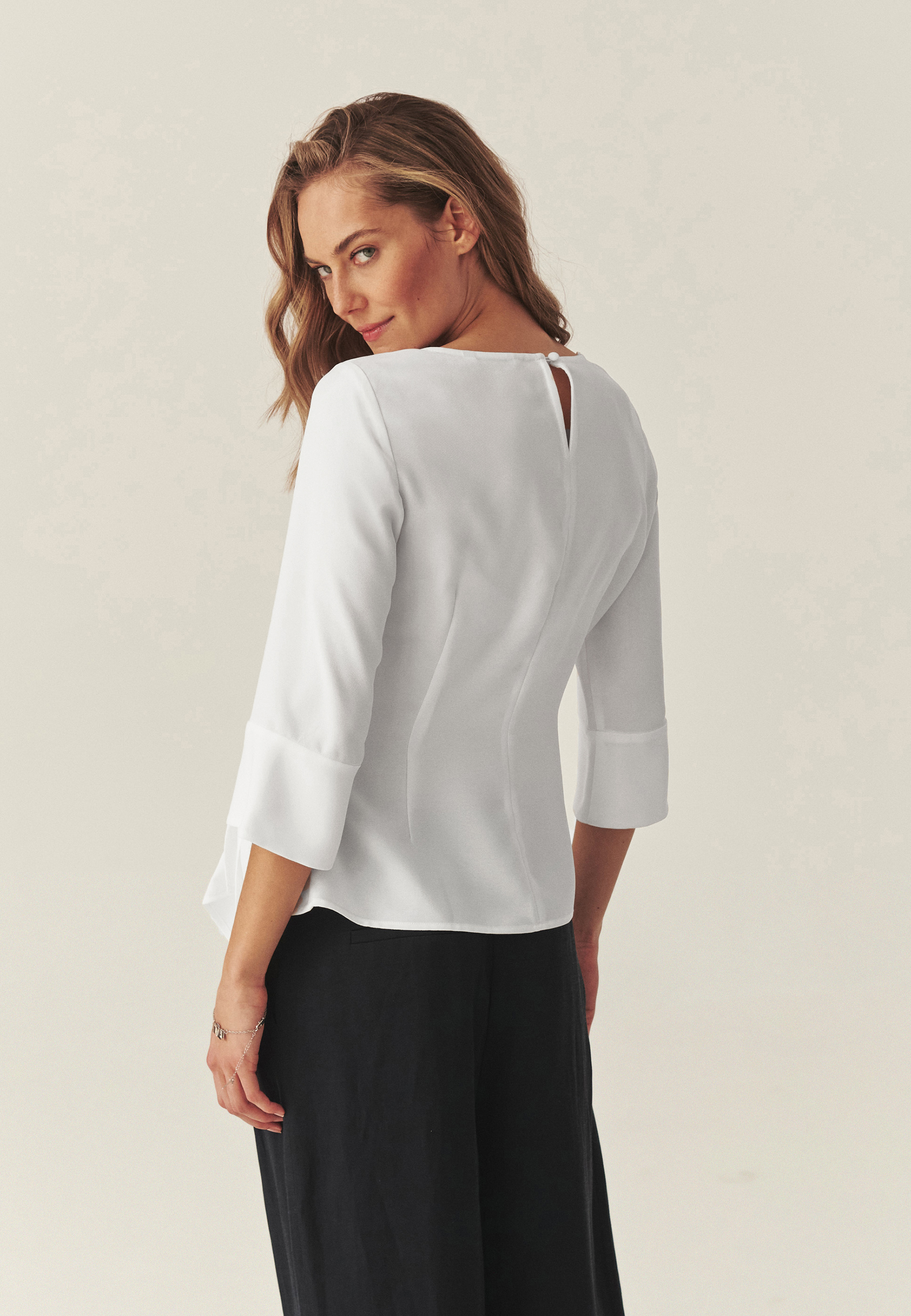 ELEGANCKA BLUZKA Z WIĄZANIEM W TALII - MALIE BIAŁY 2