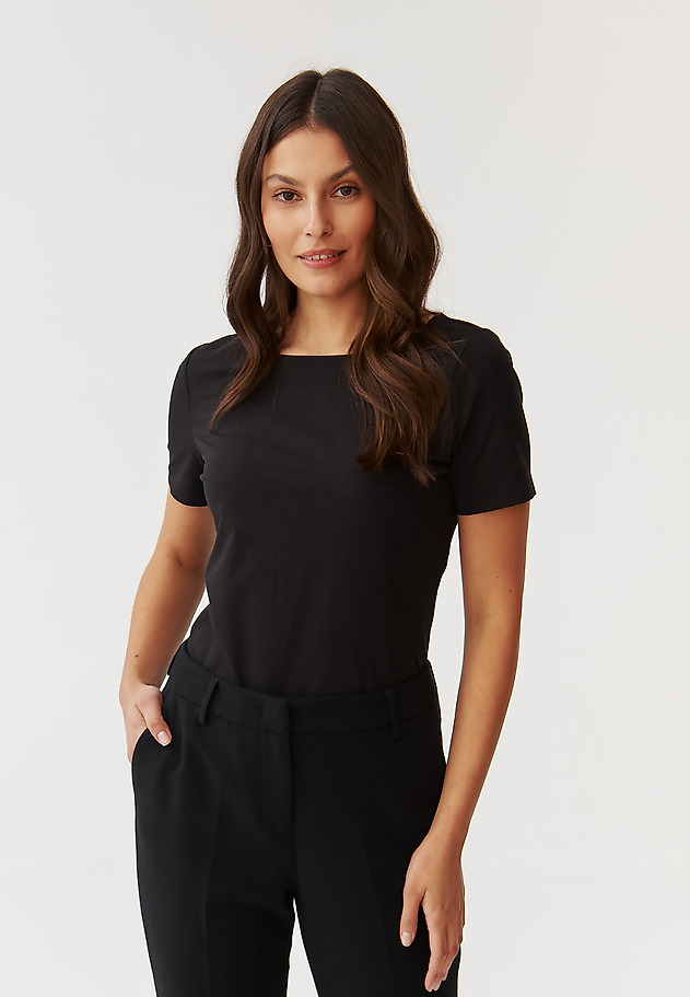 CLASSIC SHORT-SLEEVED LADIES’ BLOUSE MIKAJA CLASSIC SHORT-SLEEVED LADIES’ BLOUSE MIKAJA CZARNY 3