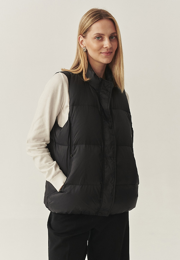 DOWN VEST WITH ELASTIC FINISH - SAWA DOWN VEST WITH ELASTIC FINISH - SAWA BLACK 1