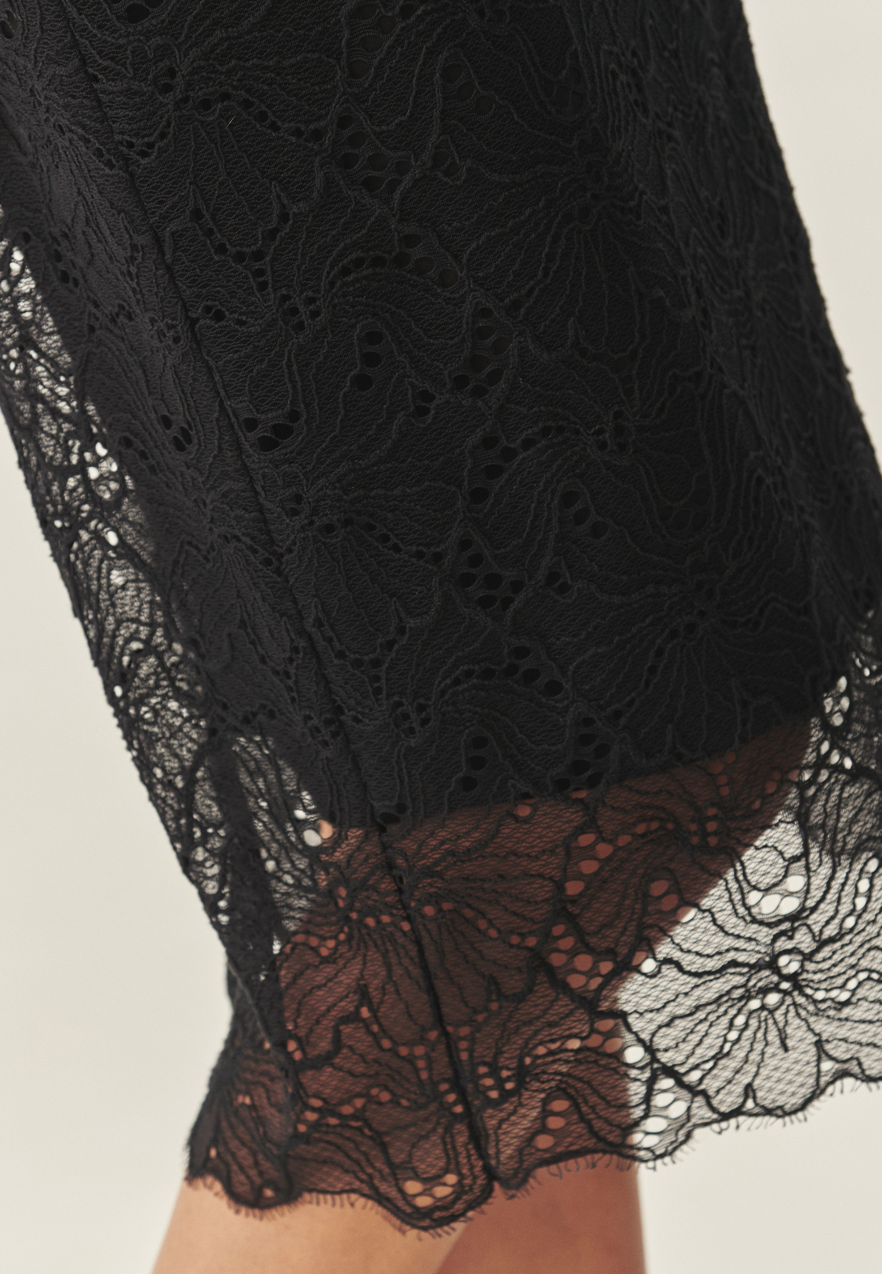 OŽENA OBLEKA Z ČIPKO - JULIJA ČRNA 2