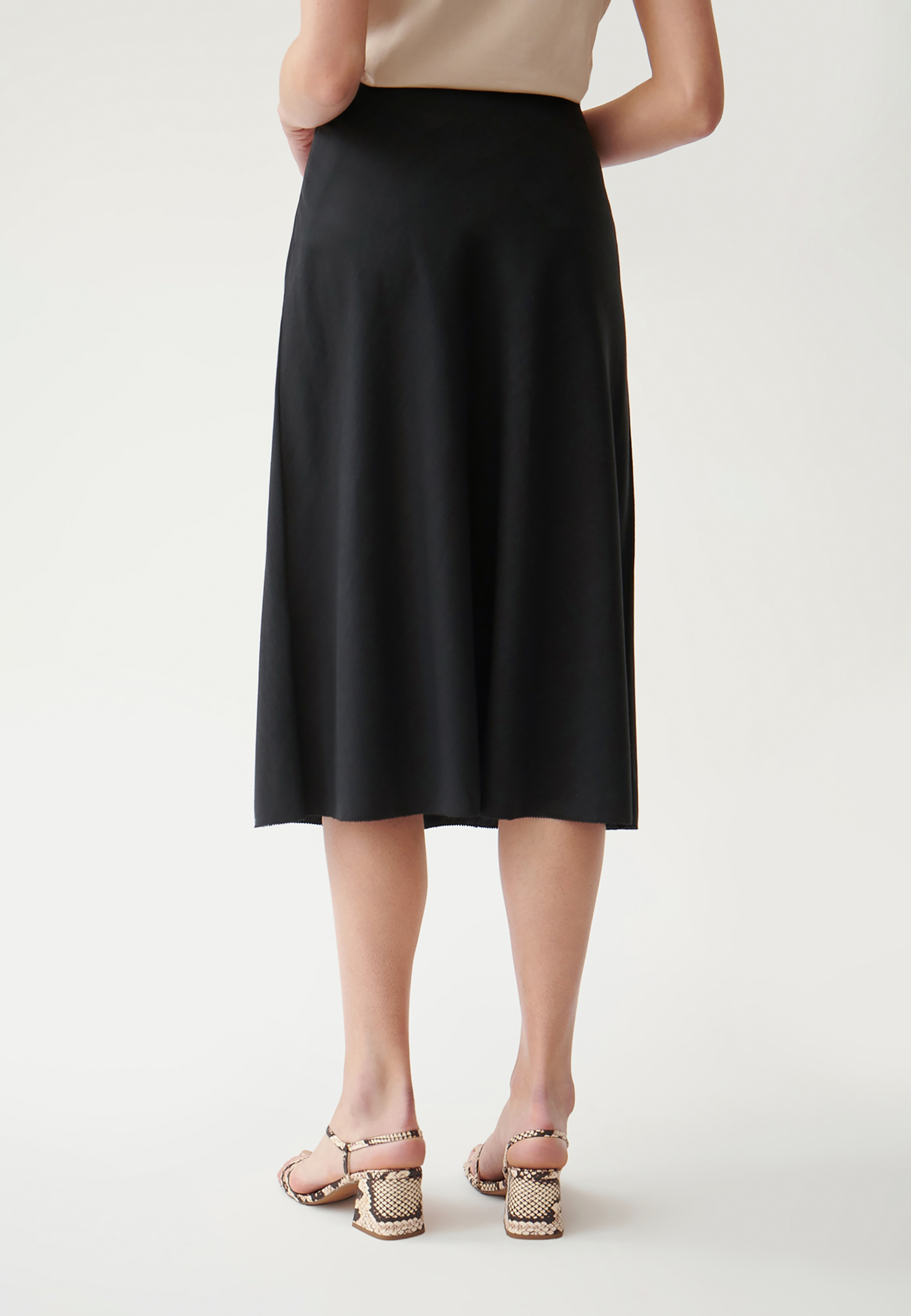 PLÁTĚNÁ SUKNĚ MIDI URBI