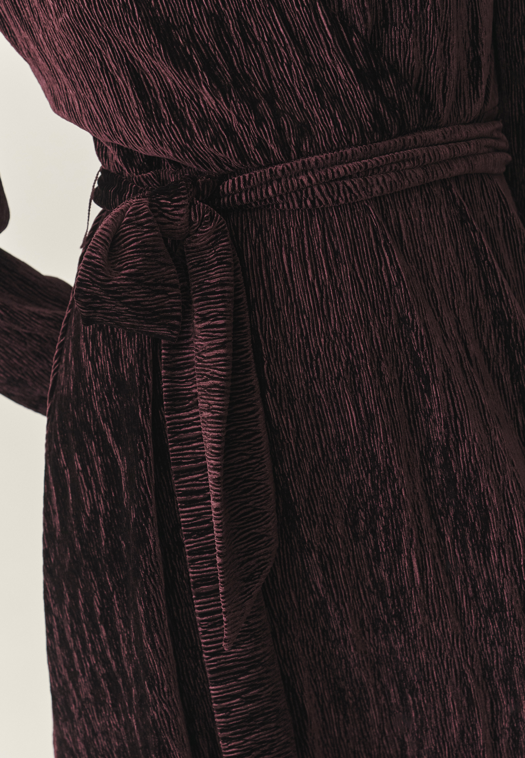 VELUROVA MIDI OBLEKA - KRESE 1 RDEČA 2