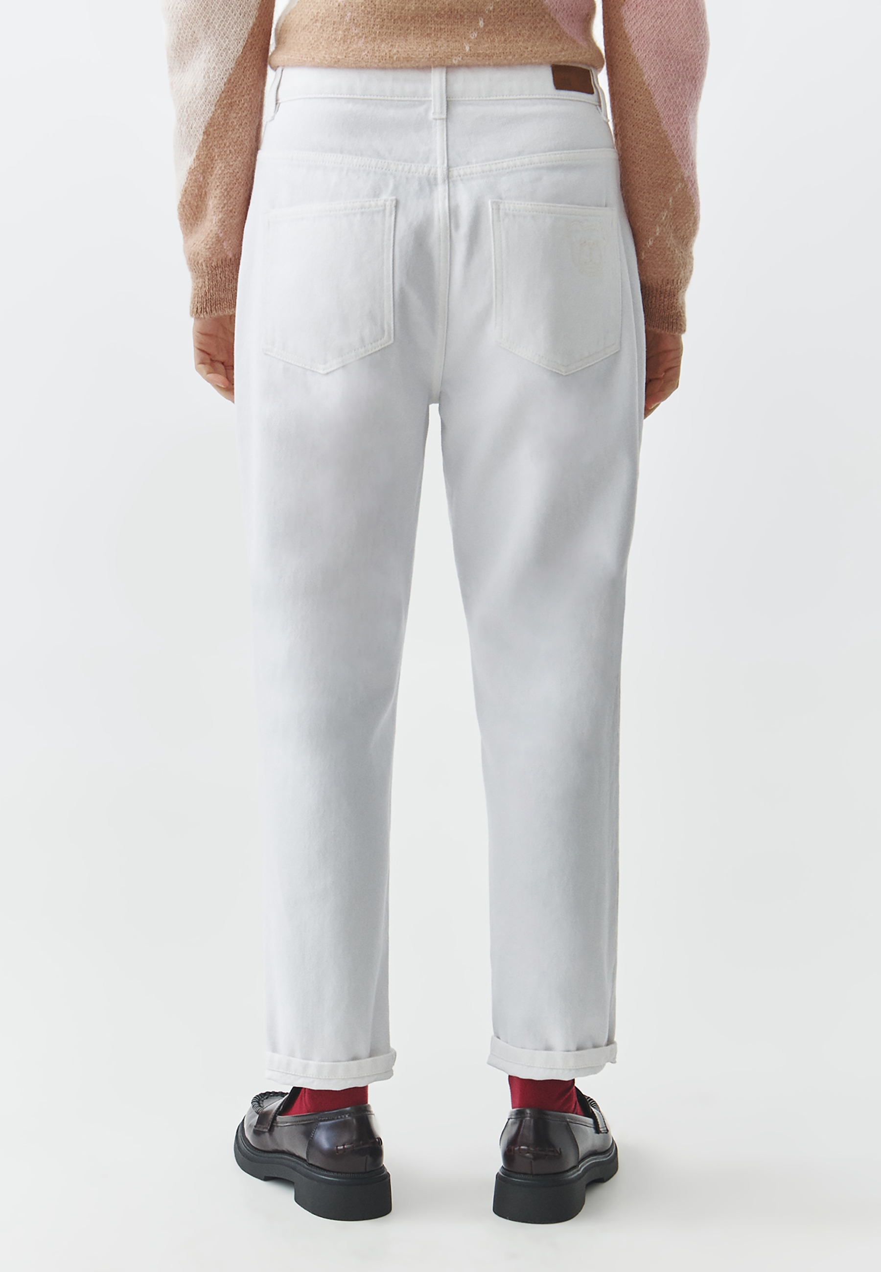 DENIMOWE SPODNIE DAMSKIE BOYFRIEND Z MOTYWEM MISIA USZATKA — MISKO 3 ECRU 2