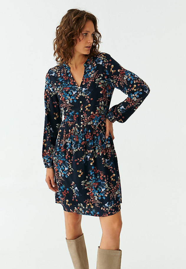 ROCHIE CU MODEL DIN VISCOZĂ CERTIFICATĂ STRAKMI ROCHIE CU MODEL DIN VISCOZĂ CERTIFICATĂ STRAKMI MULTICOLOR 1
