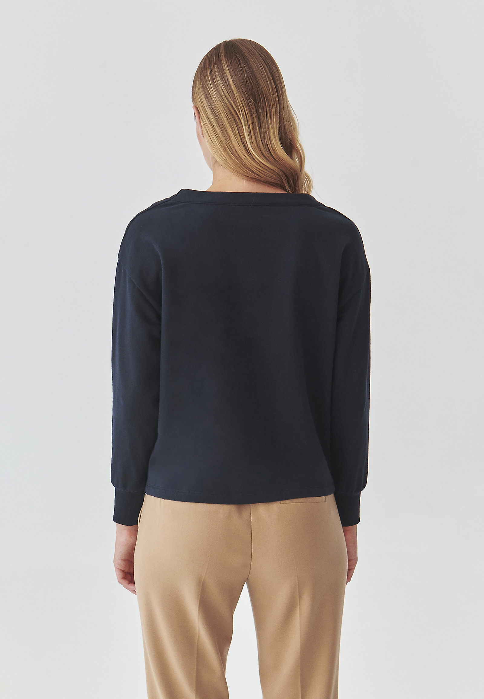 STÍLUSOS NŐI KAPUCNIS PULÓVER VÍZ NECKLINE - MALIA STÍLUSOS NŐI KAPUCNIS PULÓVER VÍZ NECKLINE - MALIA SÖTÉTKÉK 99962