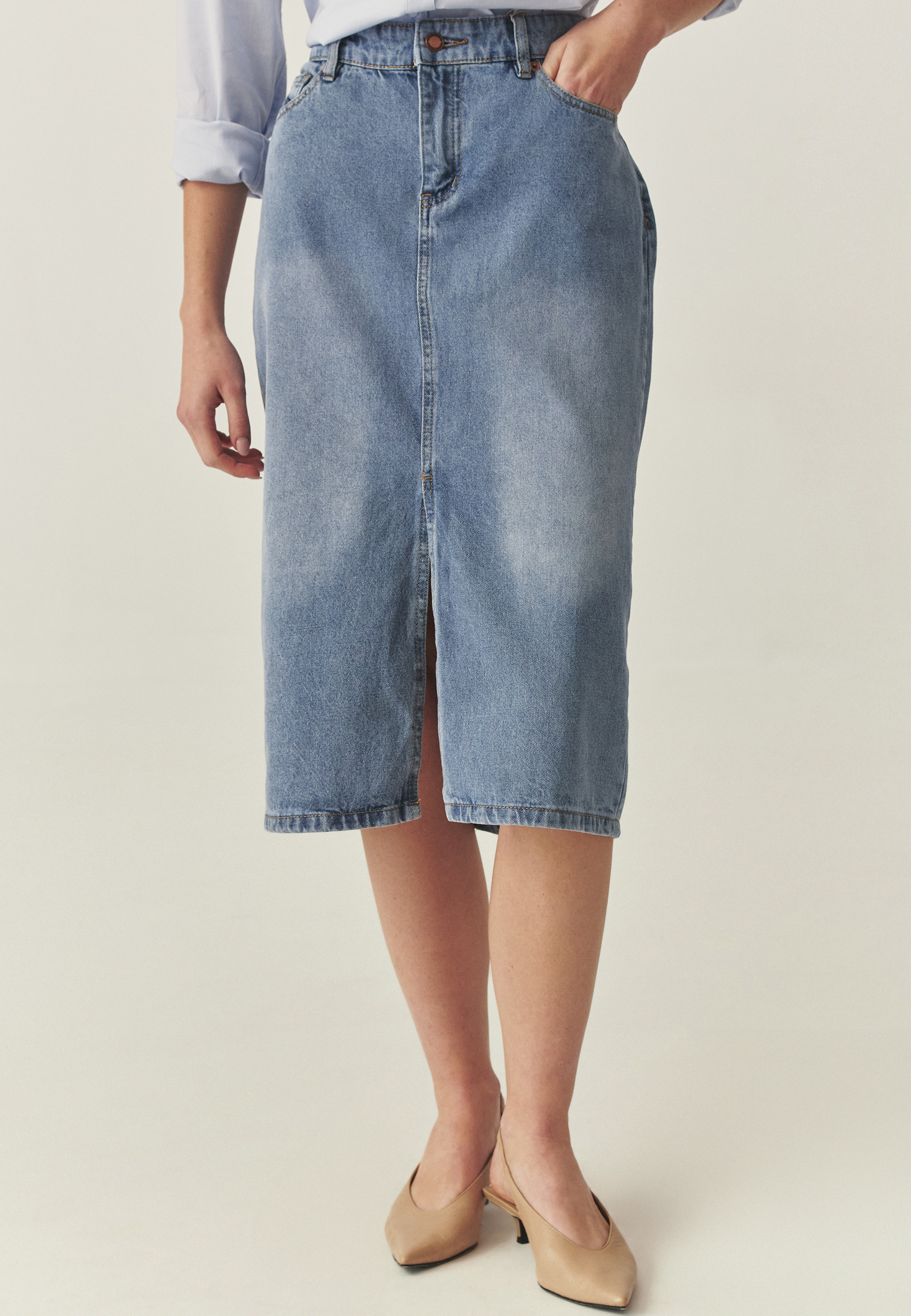 DENIMOWA SPÓDNICA MIDI — MEDIANA NIEBIESKI 2