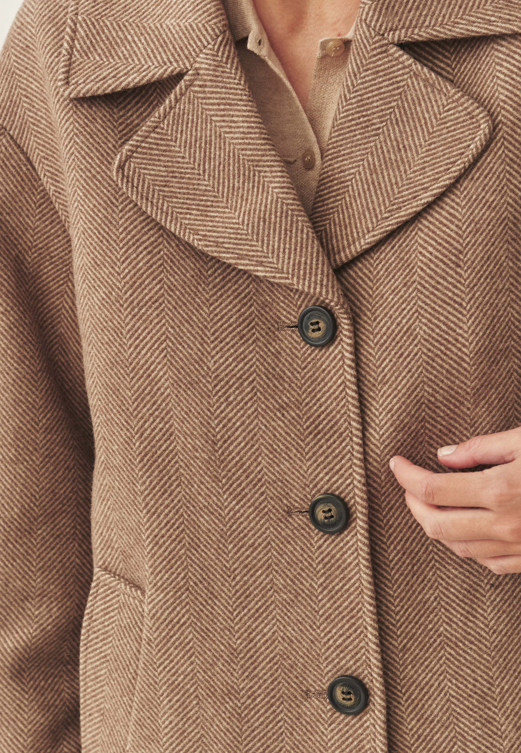 PALTON DE DAMĂ, DIN ȚESĂTURĂ ÎN SPIC — SEWRO BEJ 2