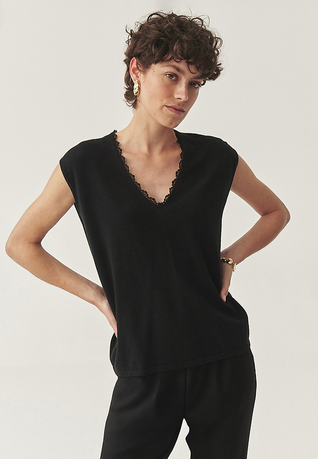 BLUZĂ ELEGANTĂ CU GULER EMBELISAT - EVILIRA BLUZĂ ELEGANTĂ CU GULER EMBELISAT - EVILIRA NEGRU 1