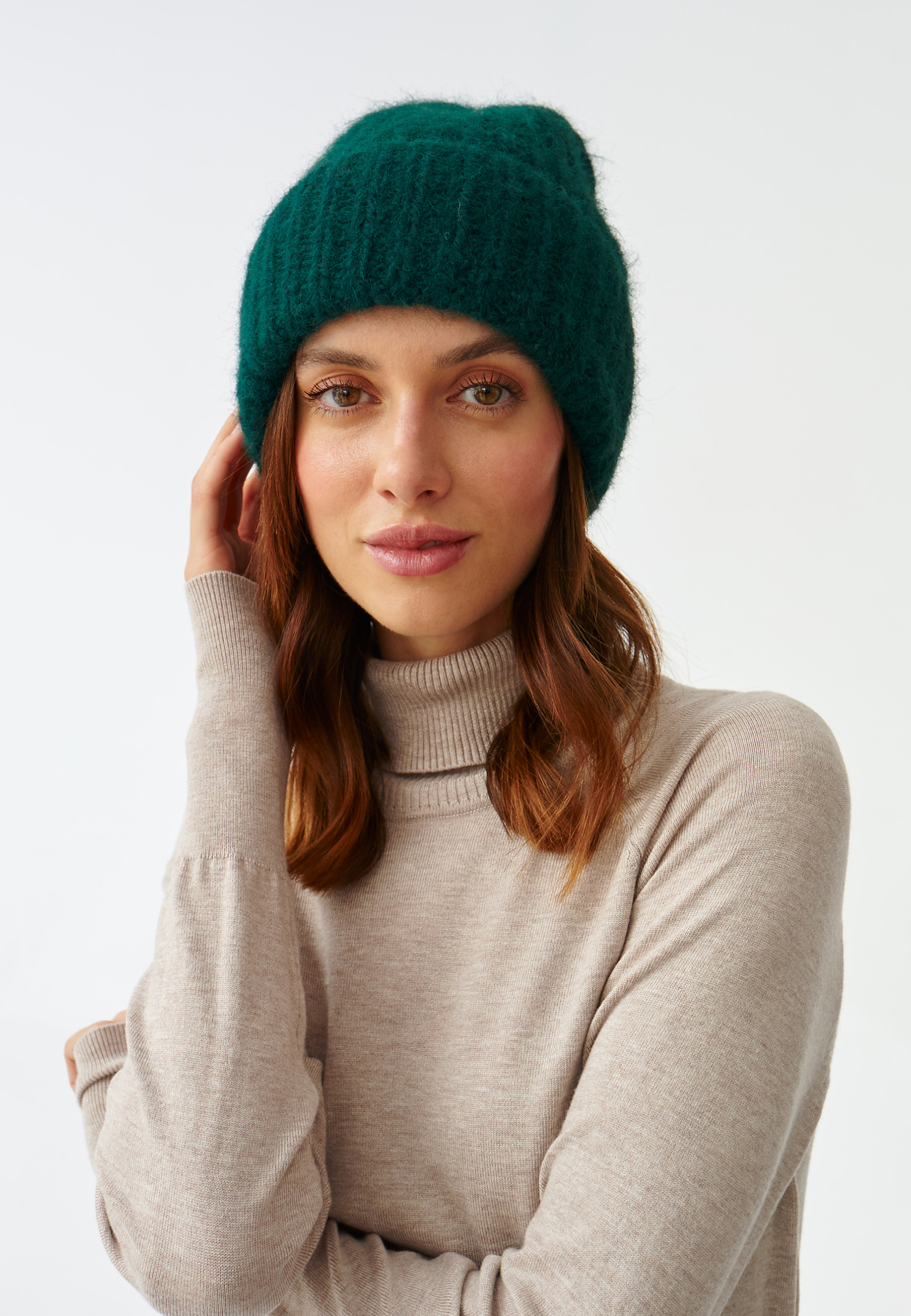 DÁMSKÁ PLETENÁ ČEPICE STORELA