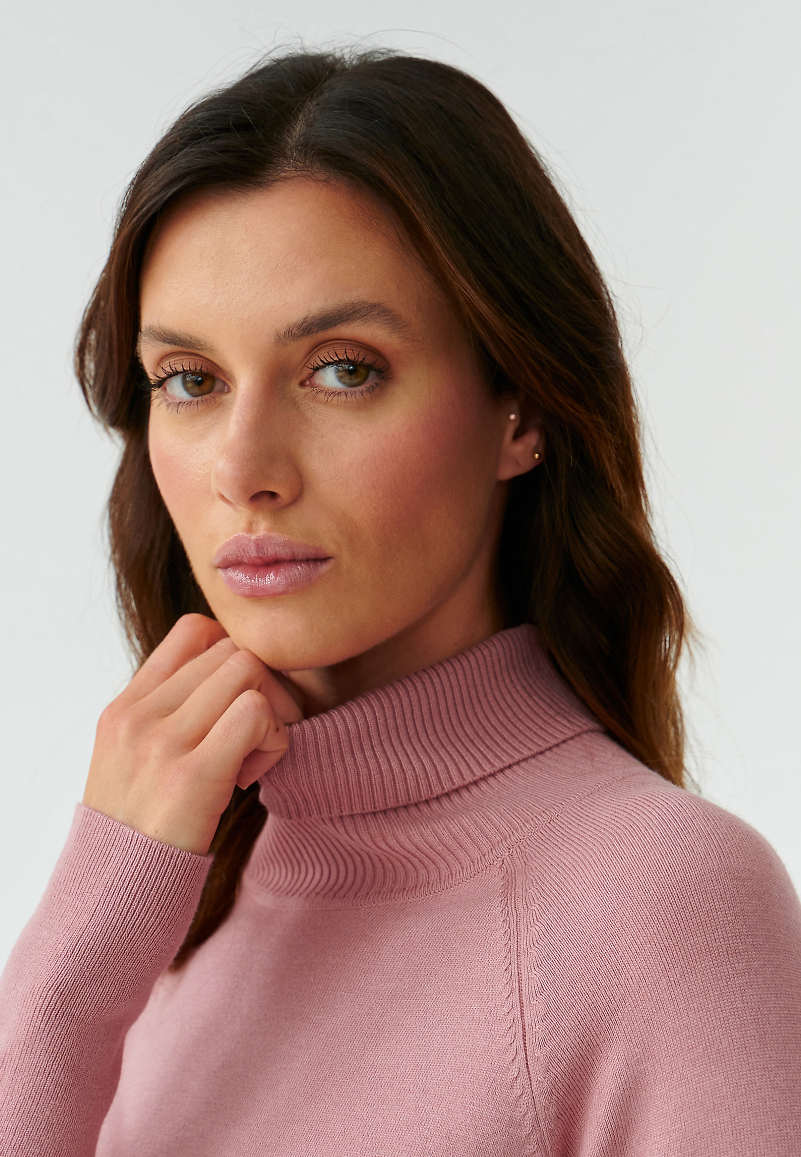 KLASYCZNY SWETER DAMSKI Z GOLFEM NEKOKI 1 KLASYCZNY SWETER DAMSKI Z GOLFEM NEKOKI 1 RÓŻOWY 91699