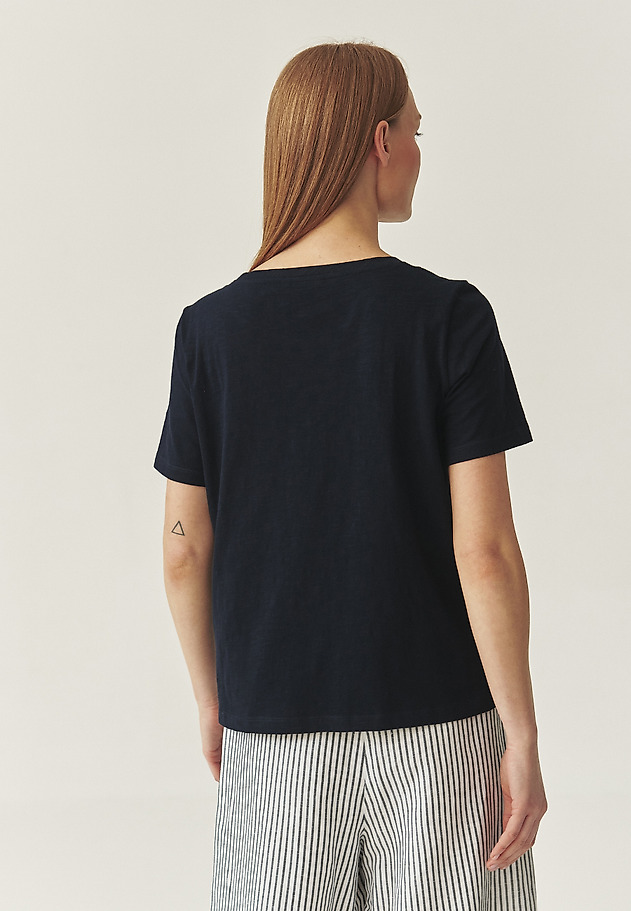 COTTON T-SHIRT WITH POCKET - DELQI COTTON T-SHIRT WITH POCKET - DELQI GRANATOWY 2