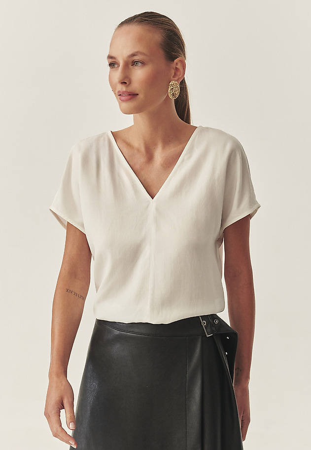 SATYNOWA BLUZKA DAMSKA Z KRÓTKIM RĘKAWEM - MEKONGA SATYNOWA BLUZKA DAMSKA Z KRÓTKIM RĘKAWEM - MEKONGA ECRU 2