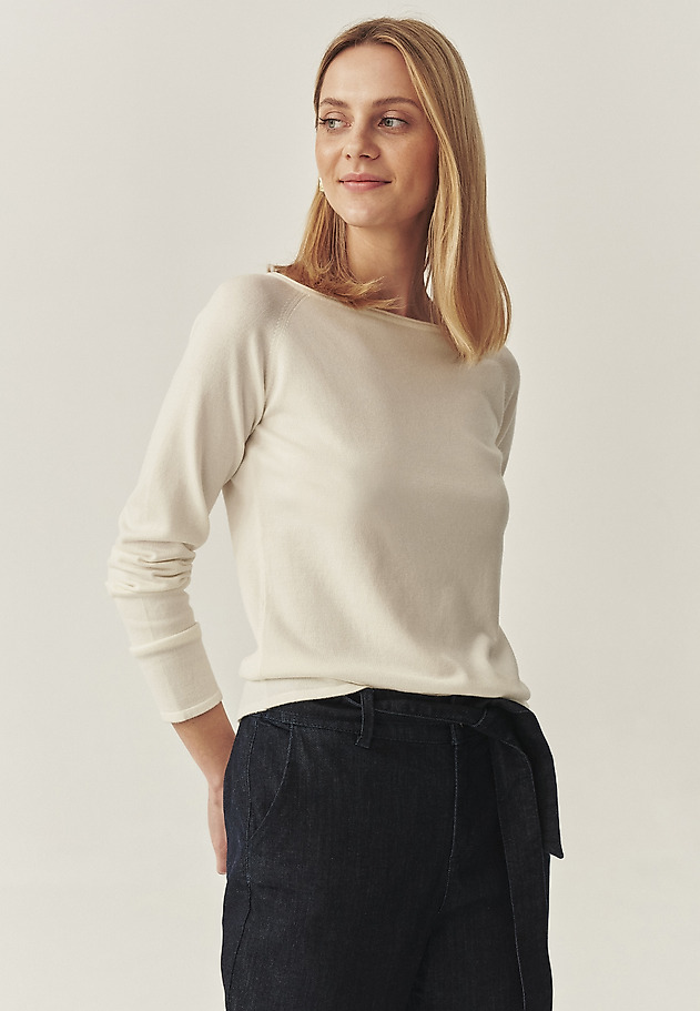 KLASYCZNY SWETER Z DEKOLTEM W ŁÓDKĘ - BROOKE KLASYCZNY SWETER Z DEKOLTEM W ŁÓDKĘ - BROOKE ECRU 2